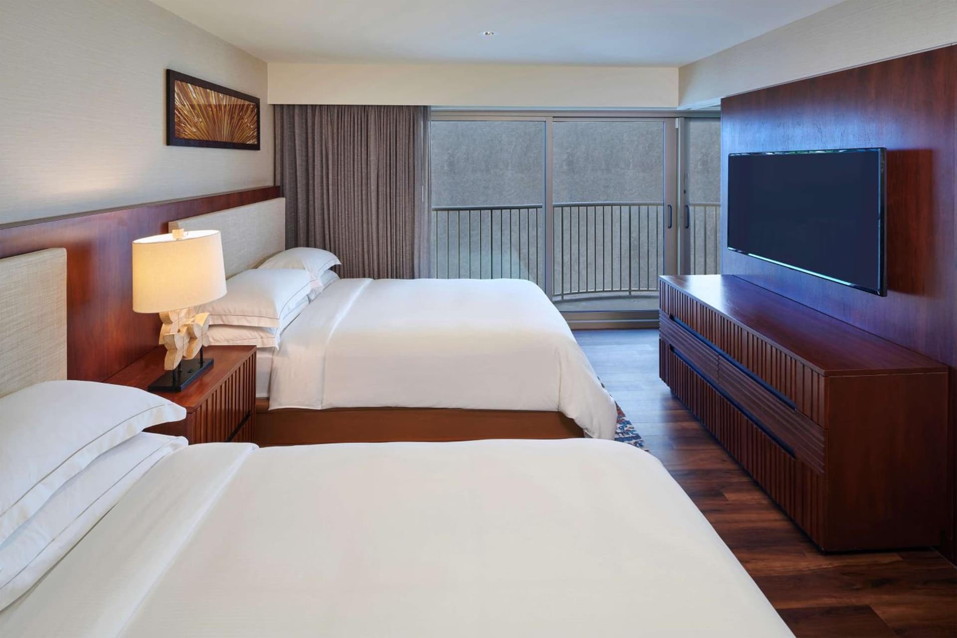 Hilton Grand Vacations Club Hokulani Waikiki Honolulu interior in Honolulu, HI — gallery photo 2