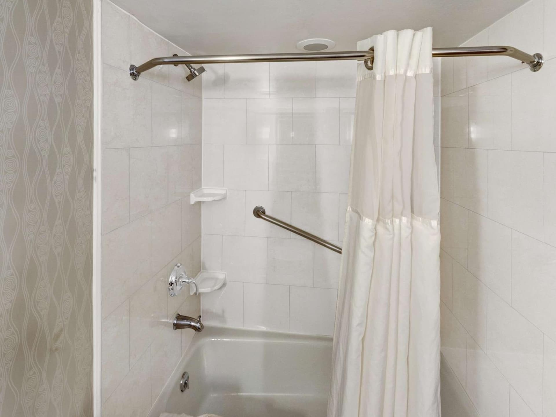 DoubleTree by Hilton Wichita Airport gallery photo in Wichita, KS — image 35