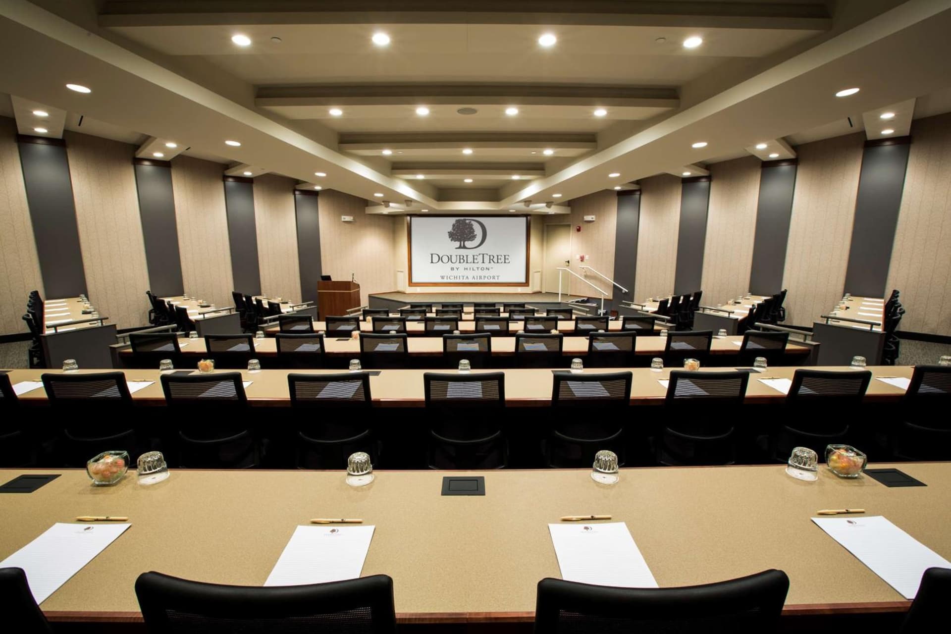 DoubleTree by Hilton Wichita Airport gallery photo in Wichita, KS — image 10