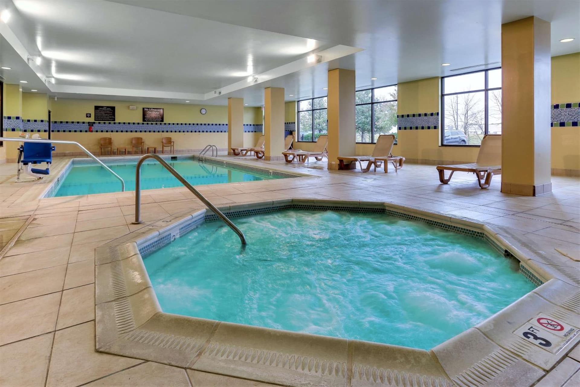 Hampton Inn & Suites Indianapolis-Airport property views in Indianapolis, IN — gallery photo 3
