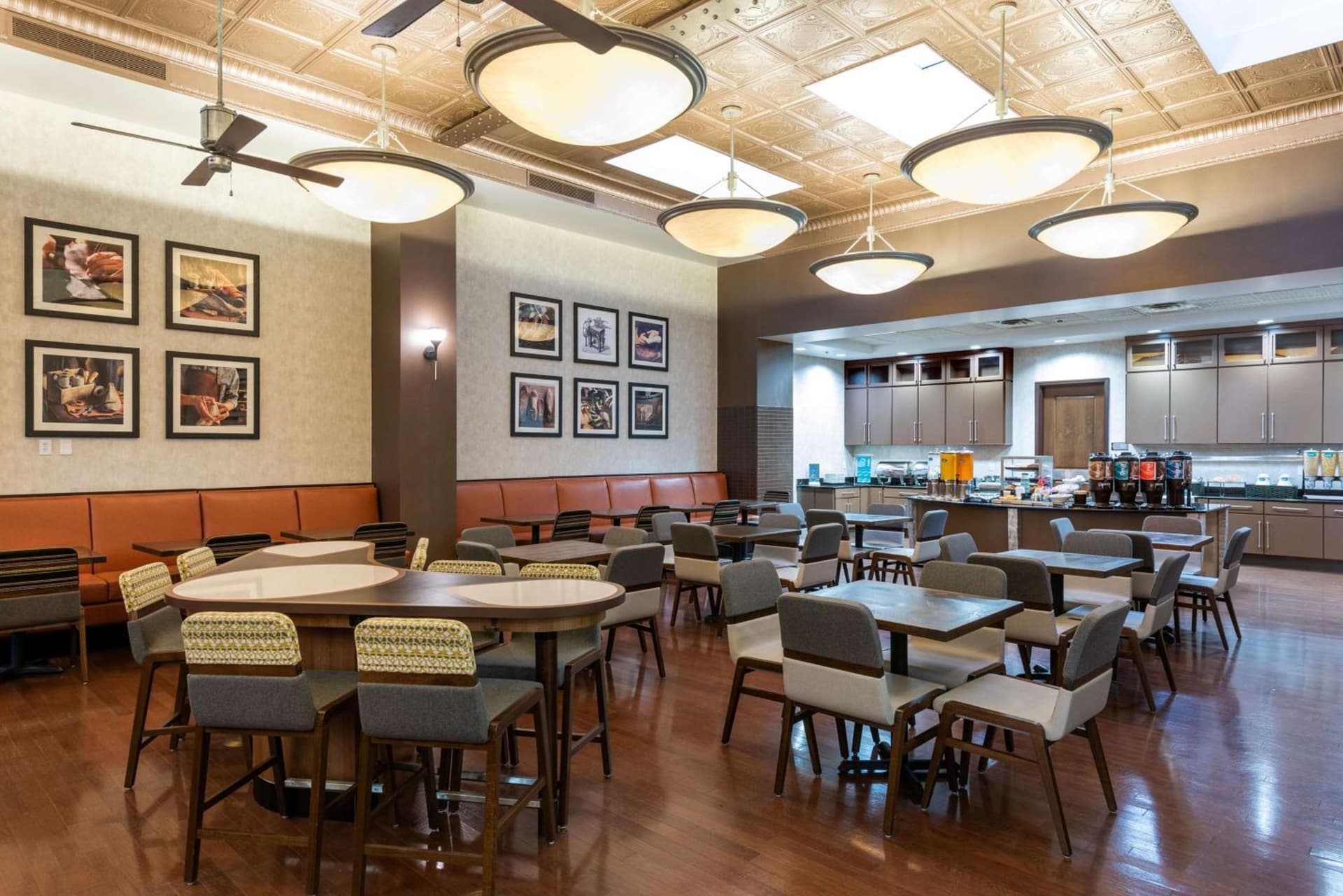 Homewood Suites by Hilton Indianapolis Downtown interior in Indianapolis, IN — gallery photo 2
