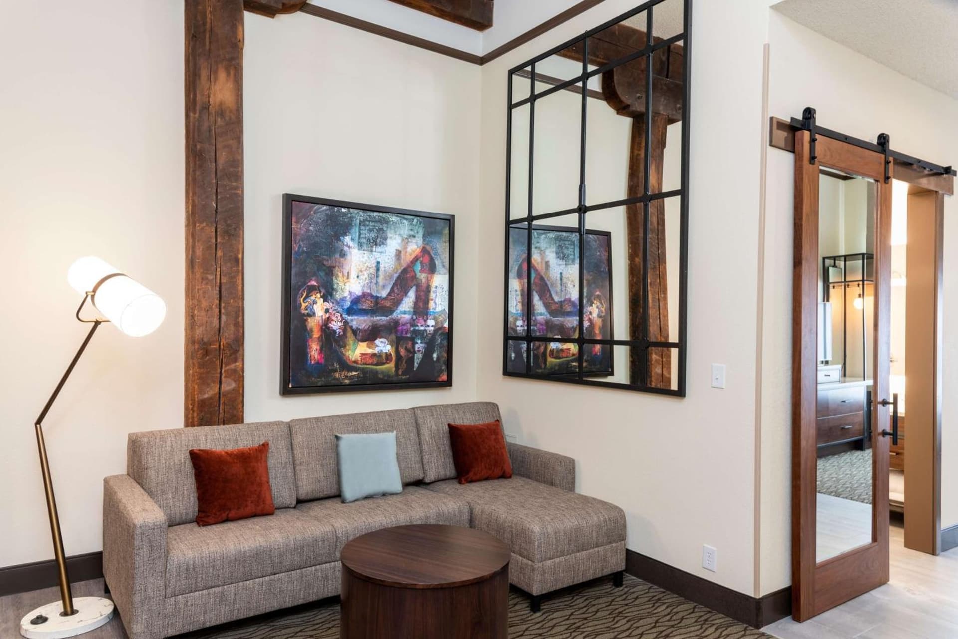 Homewood Suites by Hilton Indianapolis Downtown gallery photo in Indianapolis, IN — image 4