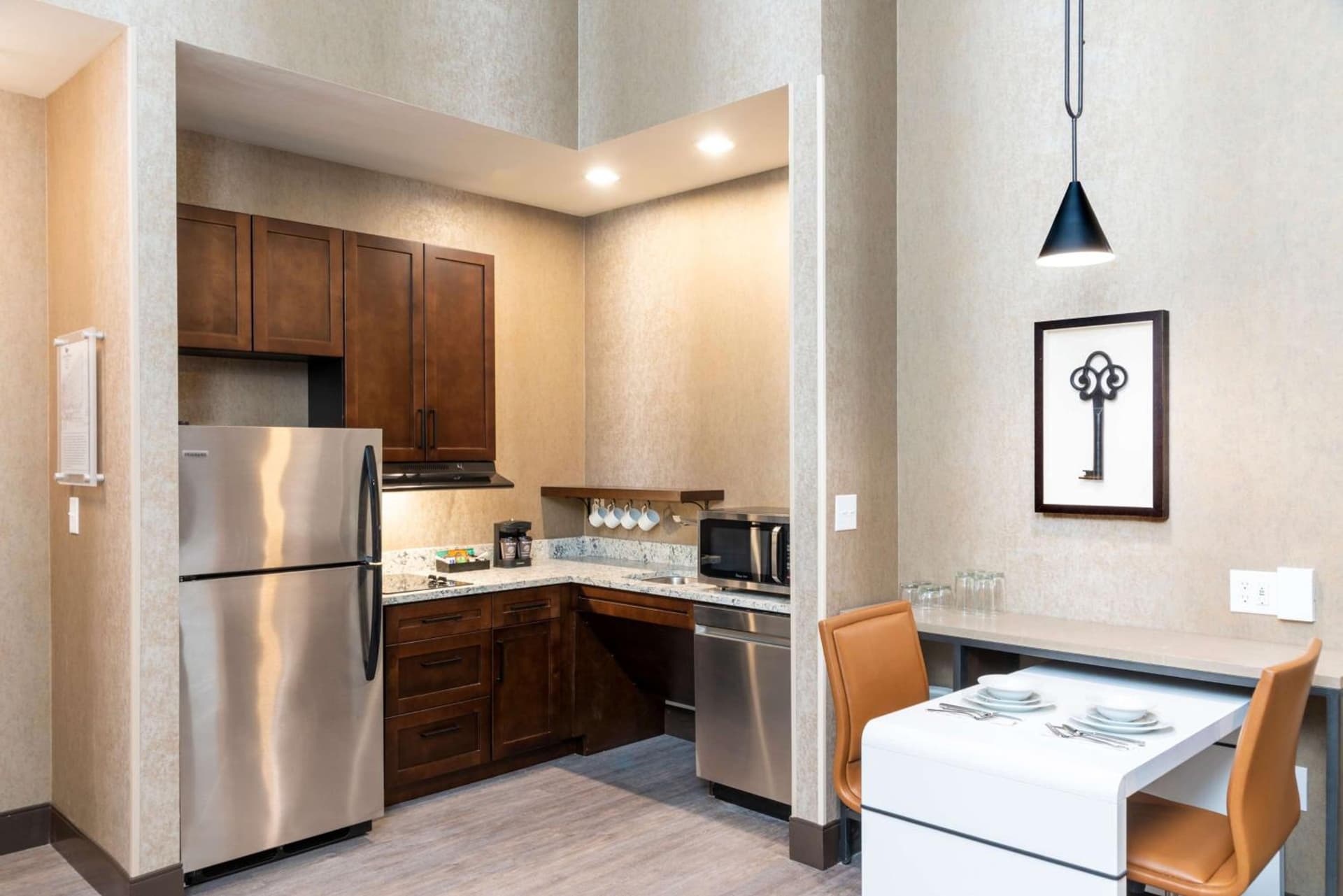 Homewood Suites by Hilton Indianapolis Downtown gallery photo in Indianapolis, IN — image 12
