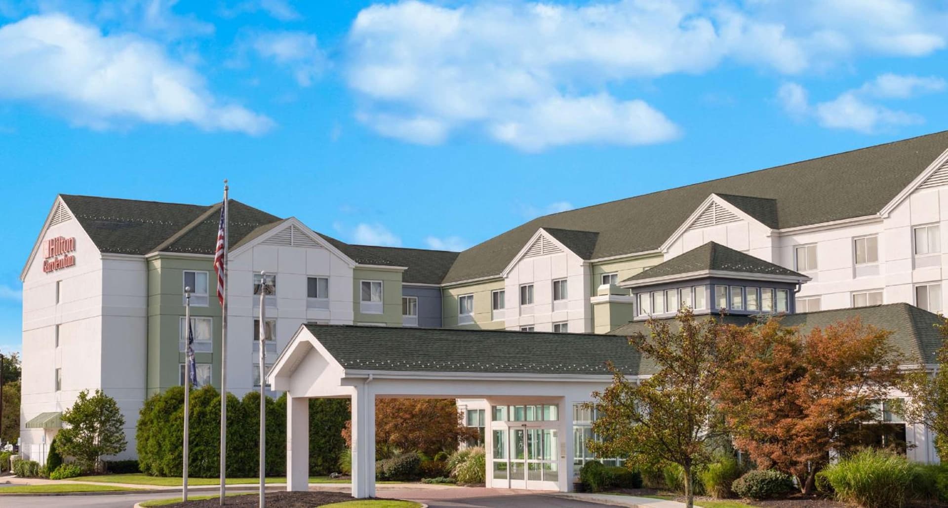 Hilton Garden Inn Islip/MacArthur Airport featured exterior or lobby in Ronkonkoma, NY — similar hotel