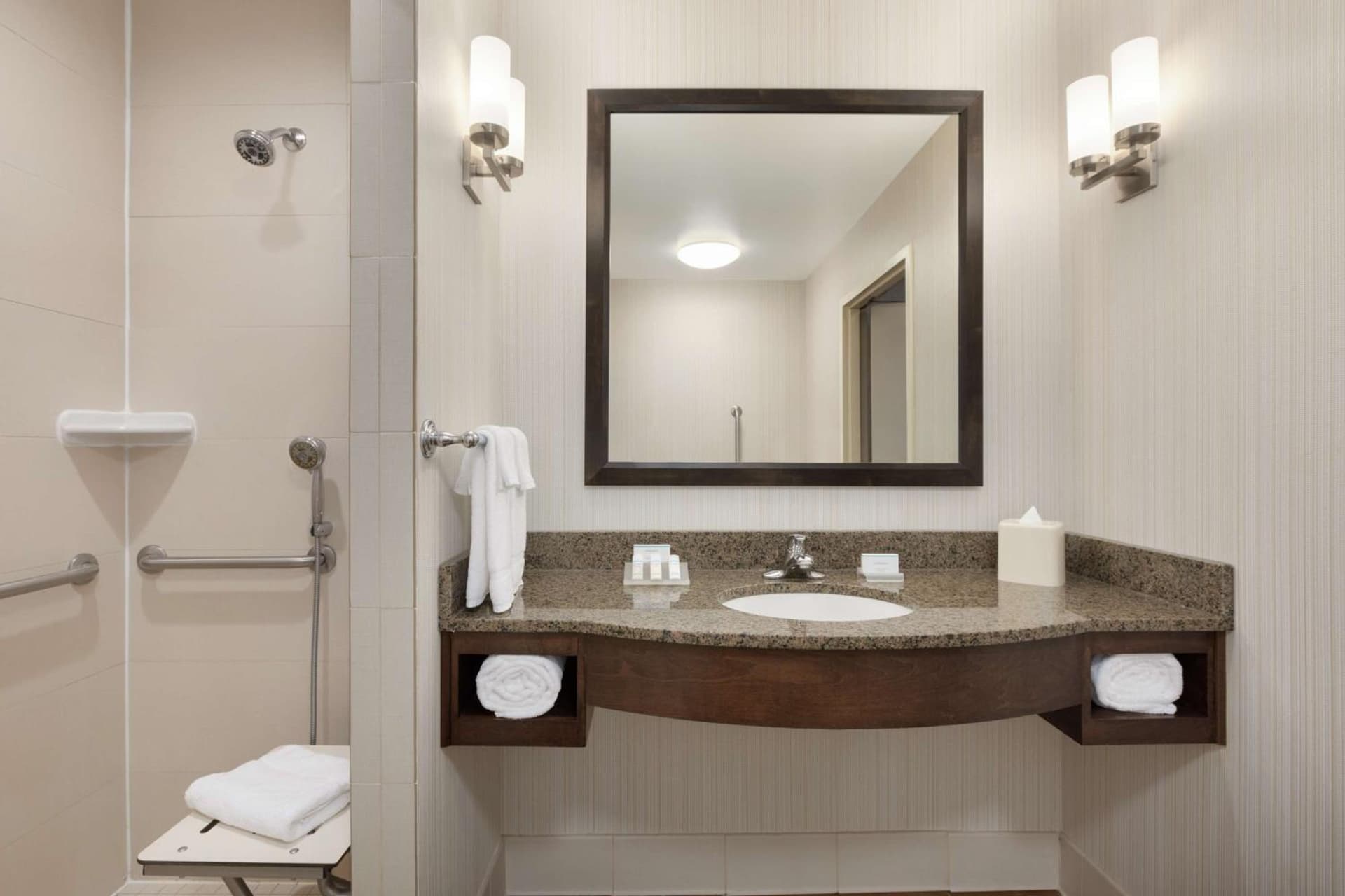 Hilton Garden Inn Stony Brook gallery photo in Stony Brook, NY — image 11