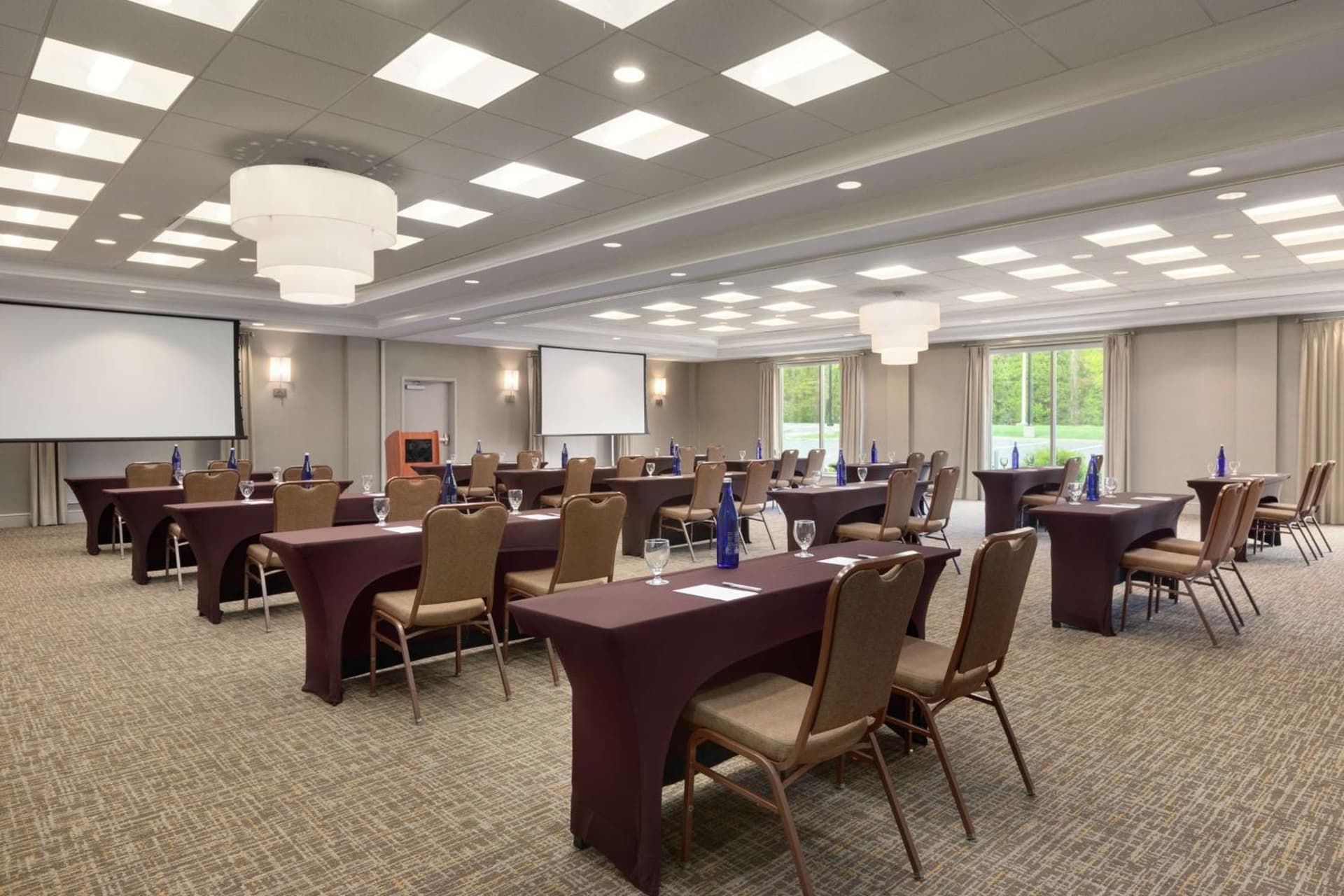 Hilton Garden Inn Stony Brook gallery photo in Stony Brook, NY — image 20