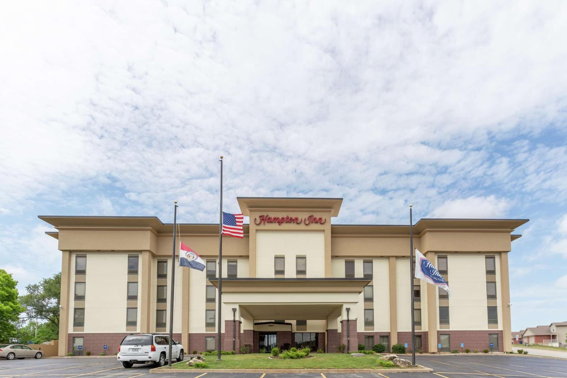 Hampton Inn Jefferson City at Capital Mall interior in Jefferson City, MO — gallery photo 2