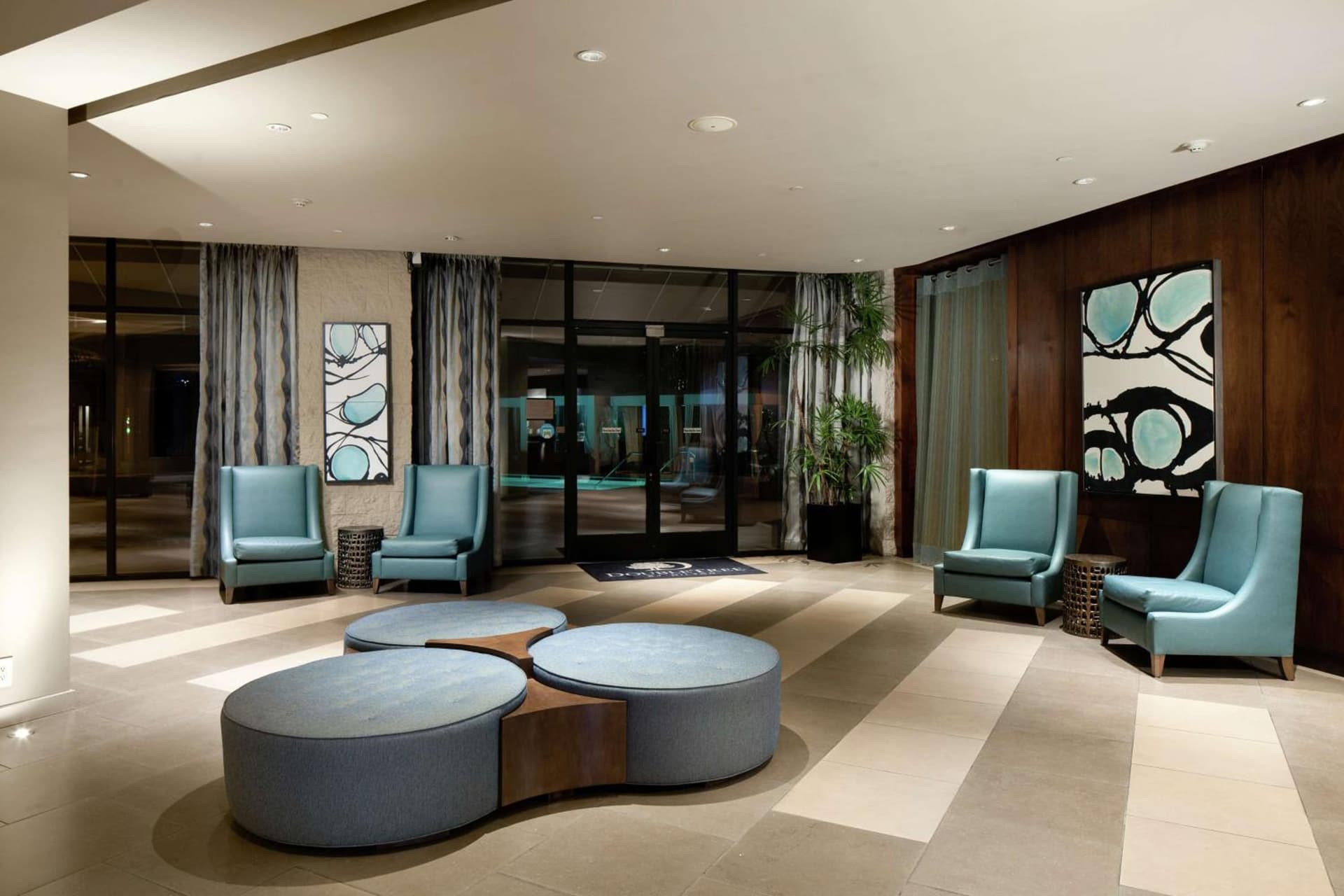 DoubleTree by Hilton Monrovia - Pasadena Area interior in Monrovia, CA — gallery photo 2