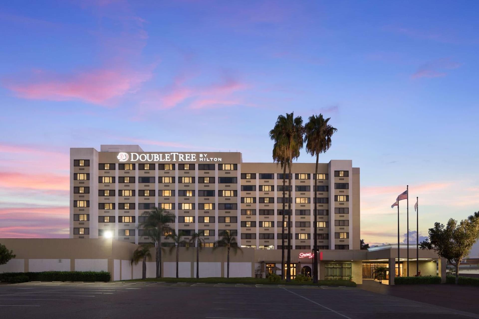 DoubleTree by Hilton Los Angeles Norwalk interior in Norwalk, CA — gallery photo 2