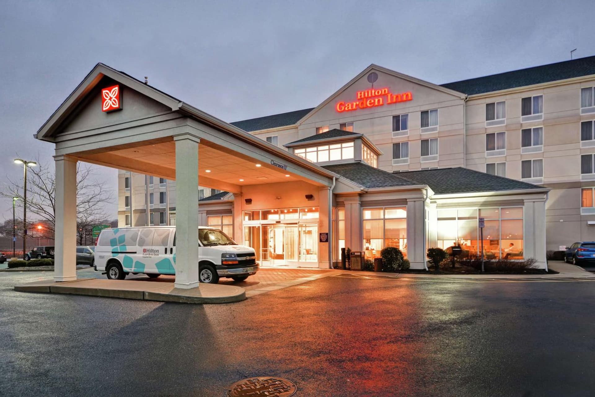 Hilton Garden Inn Ridgefield Park interior in Ridgefield Park, NJ — gallery photo 2