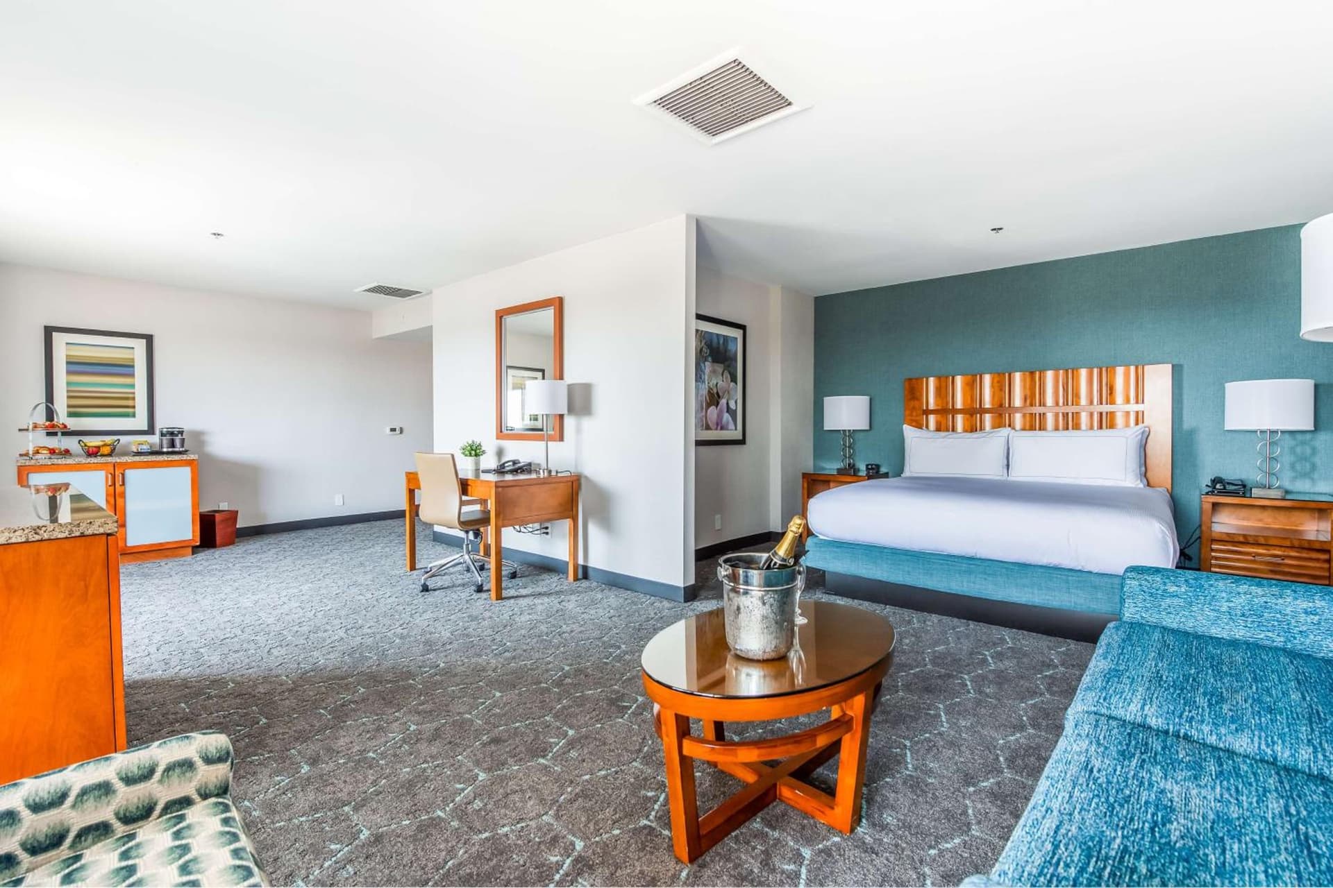 DoubleTree by Hilton Carson gallery photo in Carson, CA — image 5