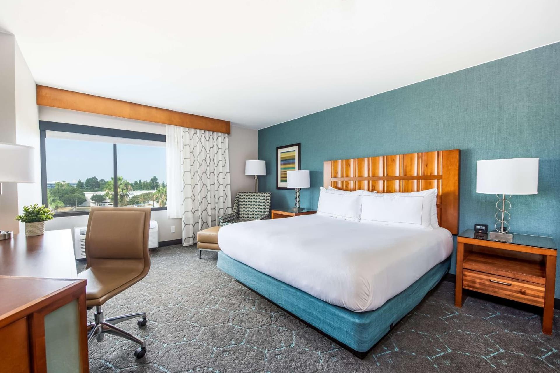 DoubleTree by Hilton Carson gallery photo in Carson, CA — image 9