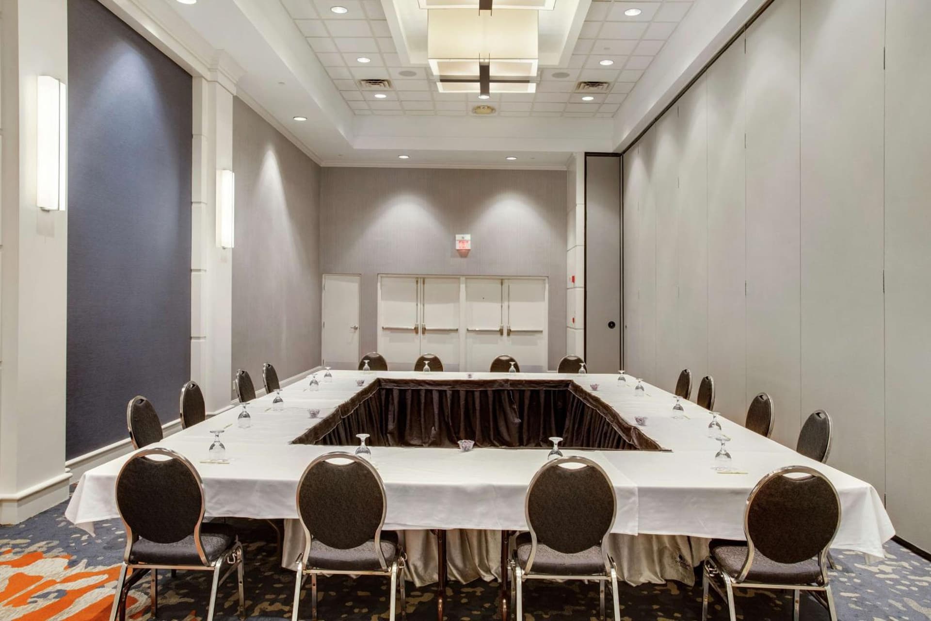 DoubleTree by Hilton Little Rock property views in Little Rock, AR — gallery photo 3