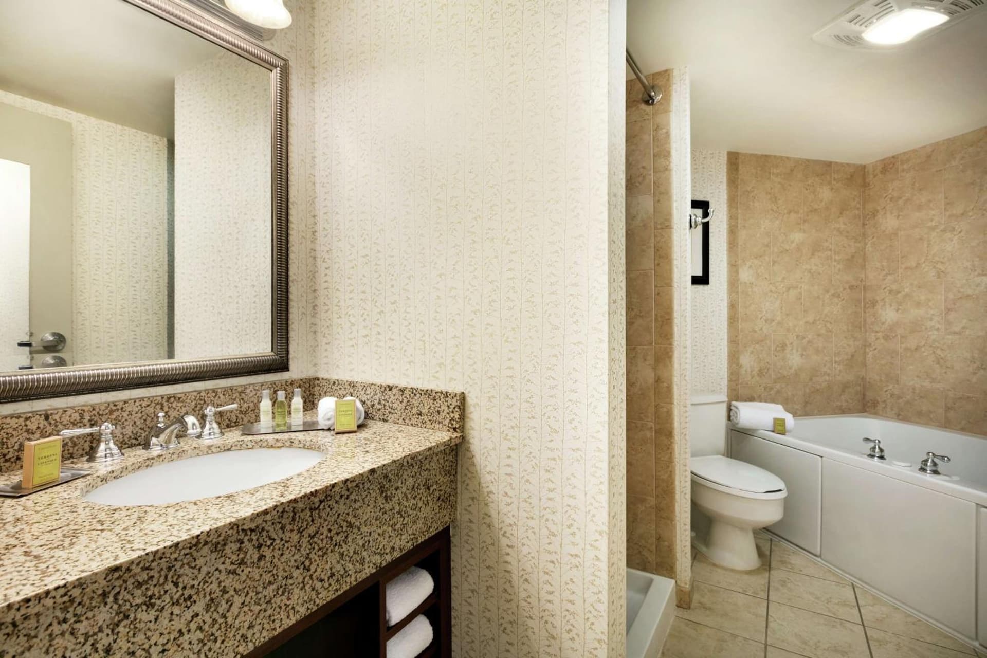 DoubleTree Resort by Hilton Lancaster interior in Lancaster, PA — gallery photo 2