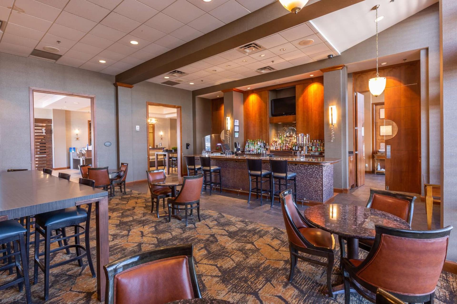 DoubleTree by Hilton Bay City - Riverfront gallery photo in Bay City, MI — image 48