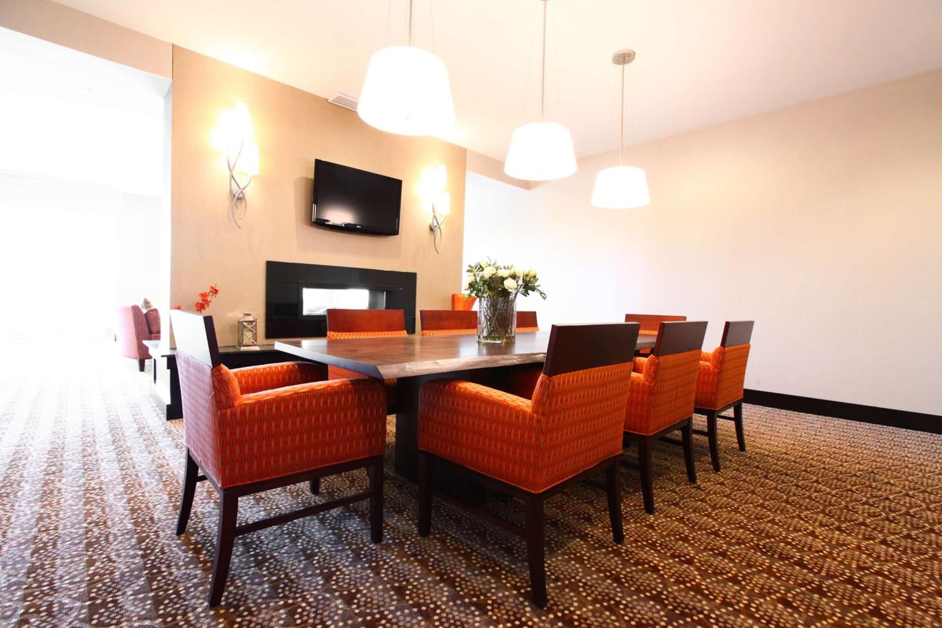 Hilton Garden Inn Olathe interior in Olathe, KS — gallery photo 2