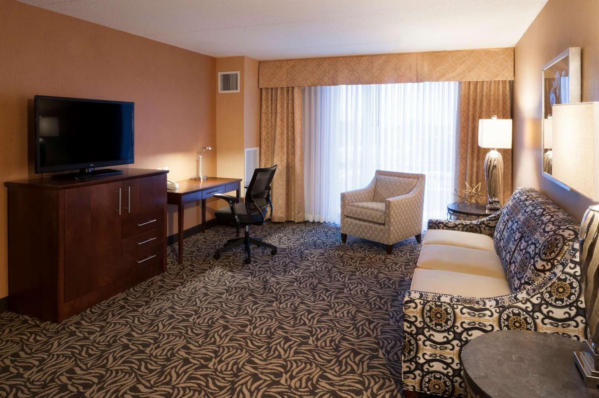 DoubleTree by Hilton Bay City - Riverfront gallery photo in Bay City, MI — image 15