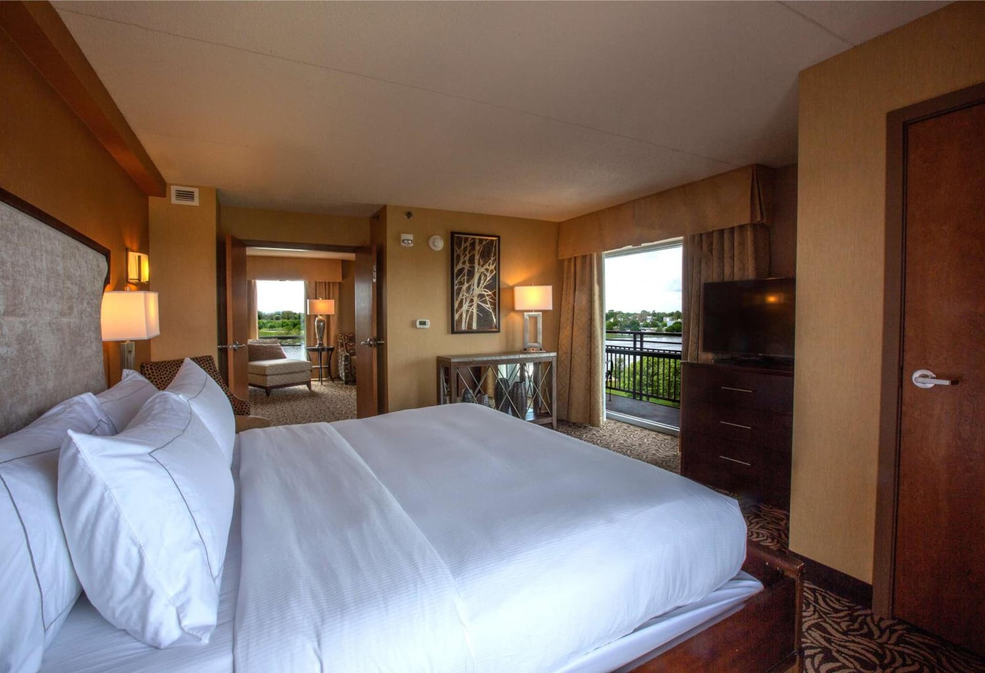 DoubleTree by Hilton Bay City - Riverfront gallery photo in Bay City, MI — image 29