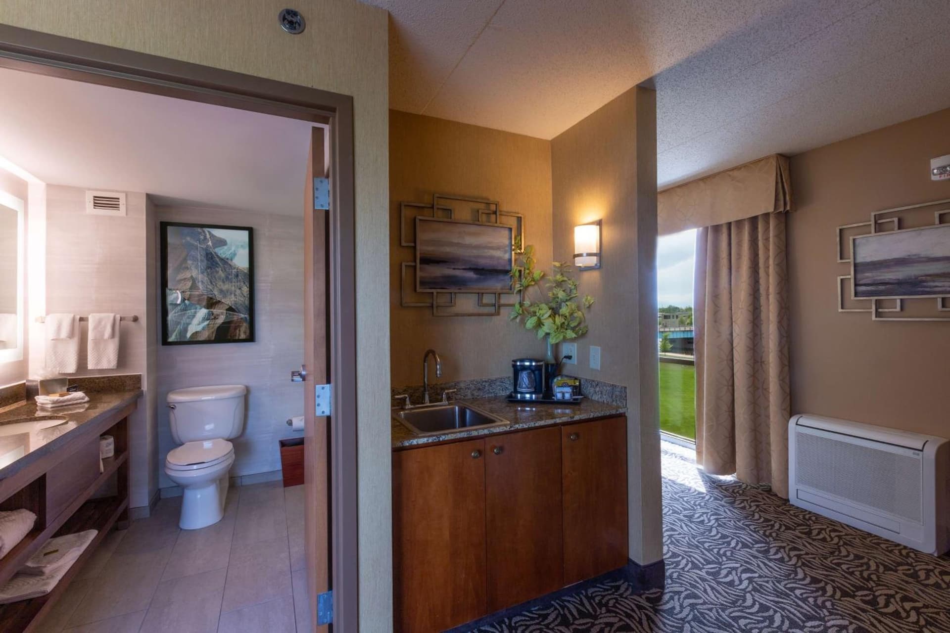 DoubleTree by Hilton Bay City - Riverfront gallery photo in Bay City, MI — image 56