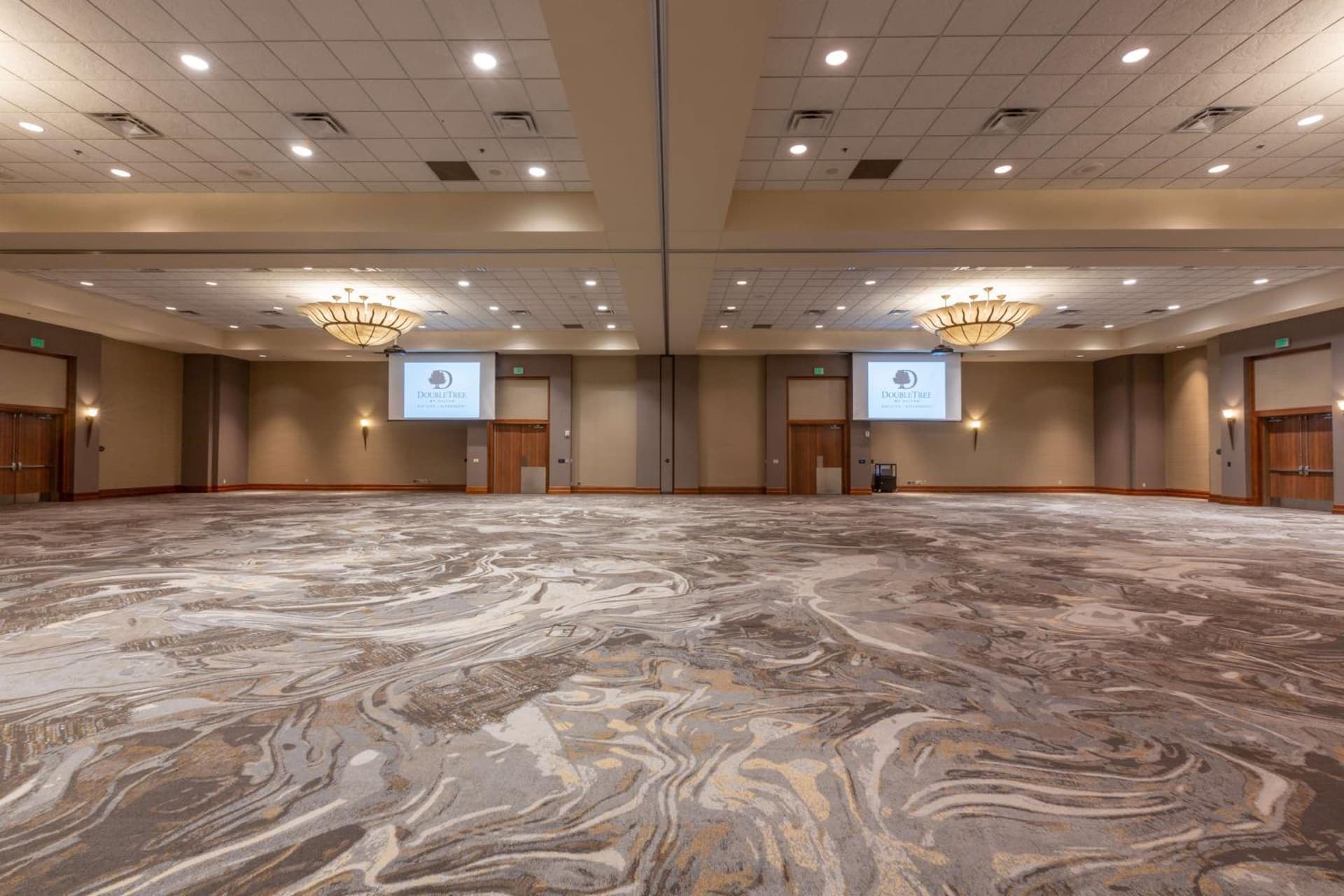 DoubleTree by Hilton Bay City - Riverfront gallery photo in Bay City, MI — image 18