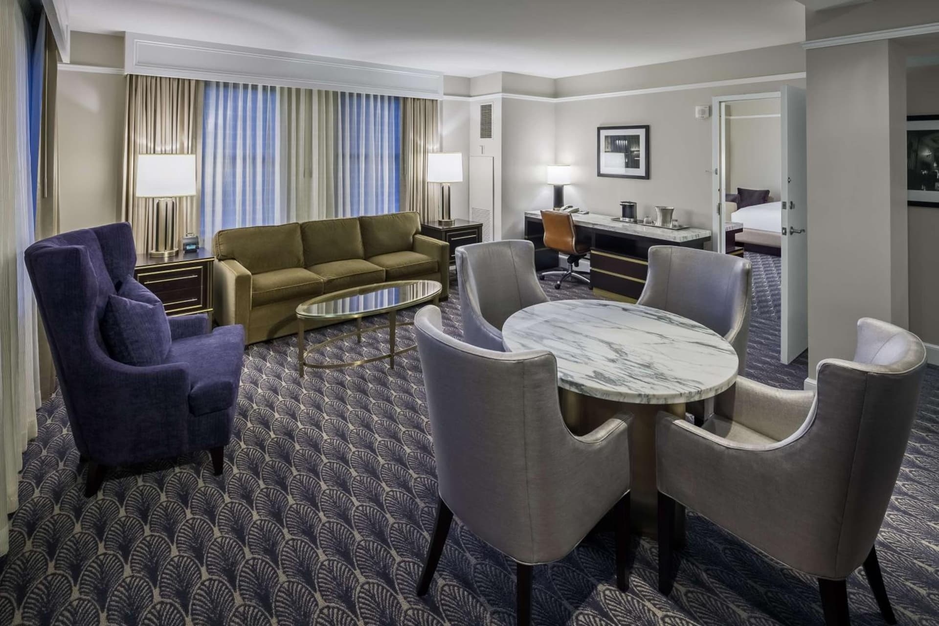 Hilton President Kansas City interior in Kansas City, MO — gallery photo 2
