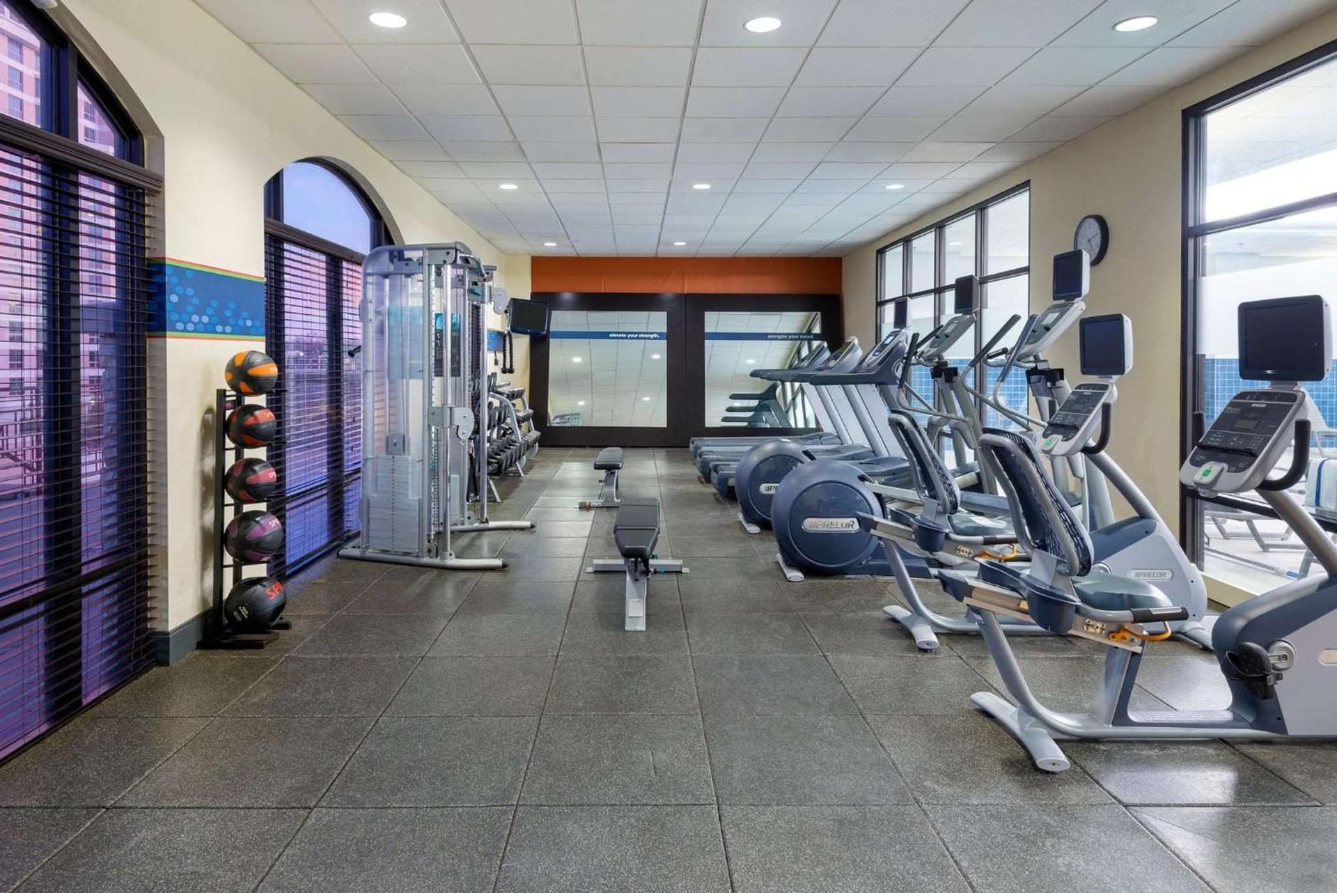 Hampton Inn & Suites Country Club Plaza gallery photo in Kansas City, MO — image 41