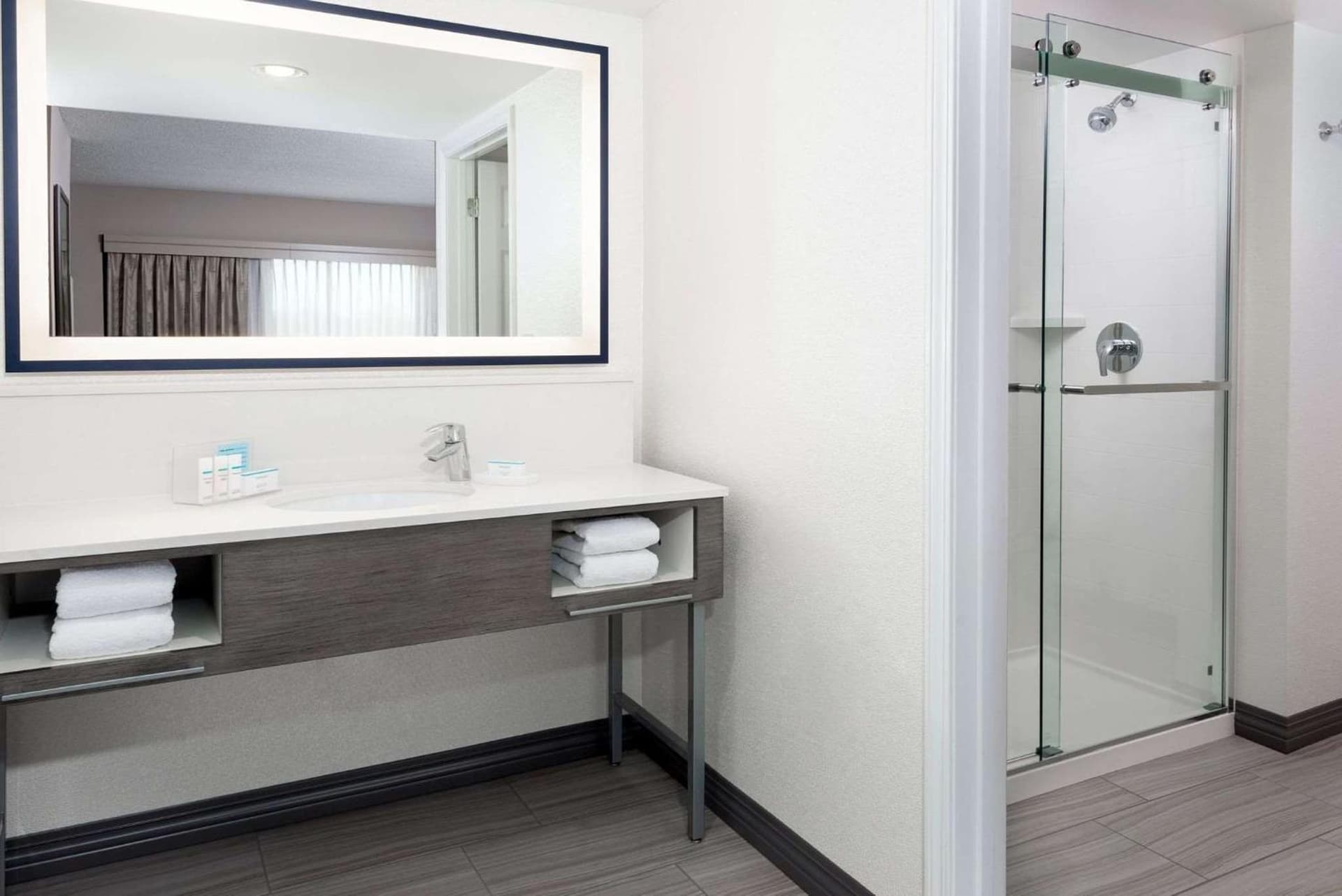 Hampton Inn & Suites Country Club Plaza gallery photo in Kansas City, MO — image 27
