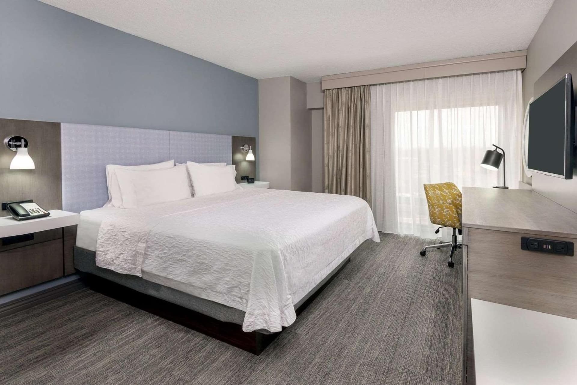 Hampton Inn & Suites Country Club Plaza gallery photo in Kansas City, MO — image 12