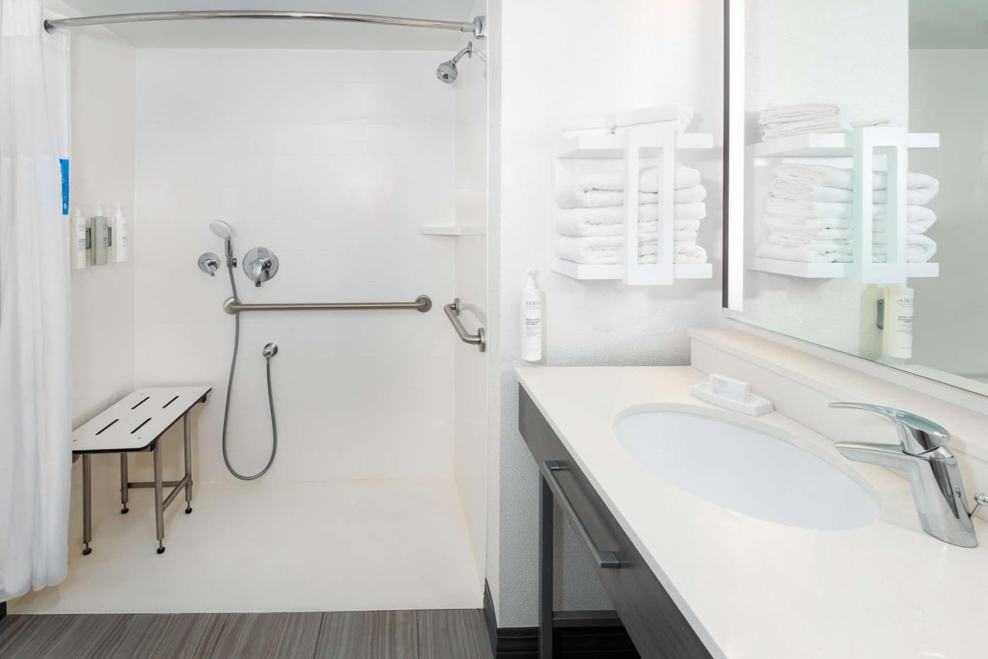 Hampton Inn & Suites Country Club Plaza gallery photo in Kansas City, MO — image 6