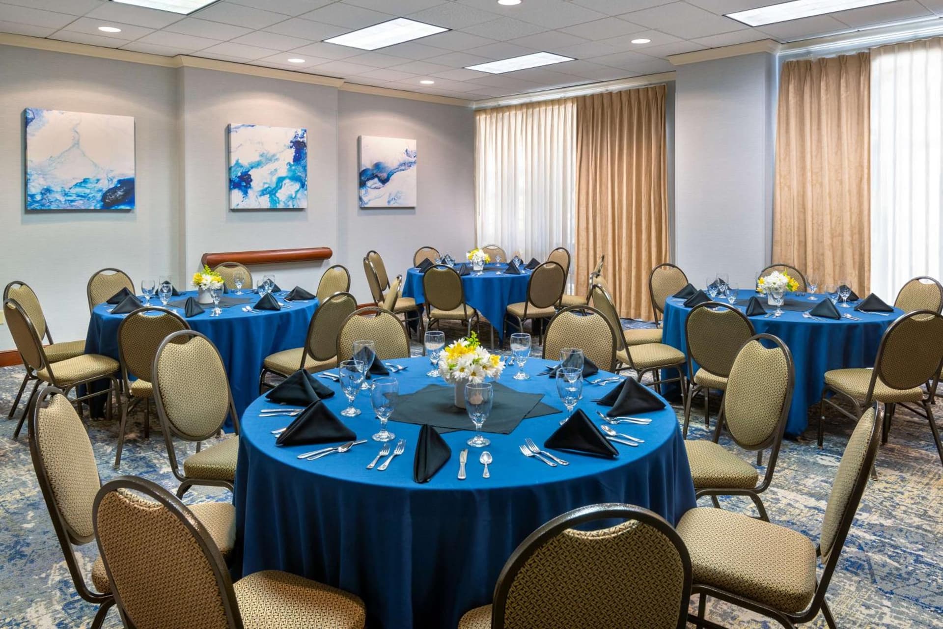 Hampton Inn & Suites Country Club Plaza gallery photo in Kansas City, MO — image 23