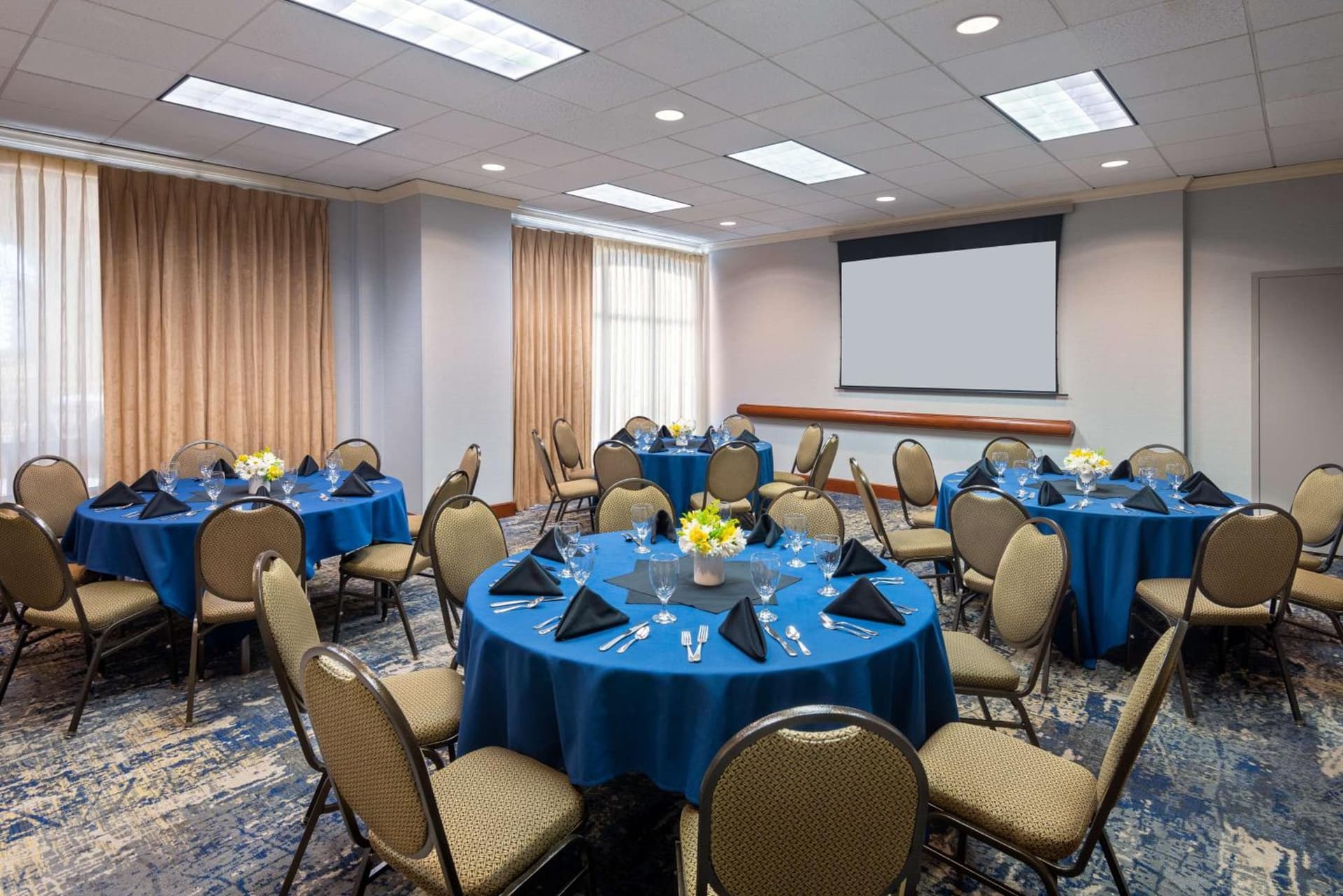 Hampton Inn & Suites Country Club Plaza gallery photo in Kansas City, MO — image 43