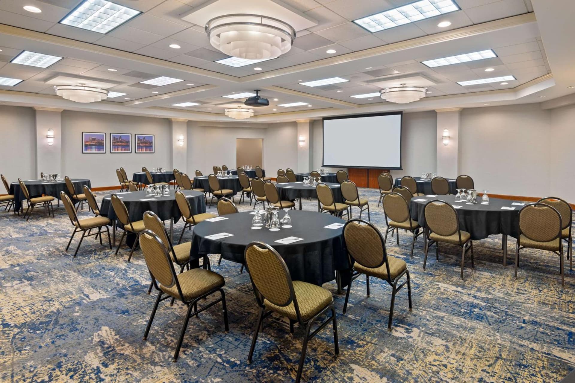 Hampton Inn & Suites Country Club Plaza gallery photo in Kansas City, MO — image 35
