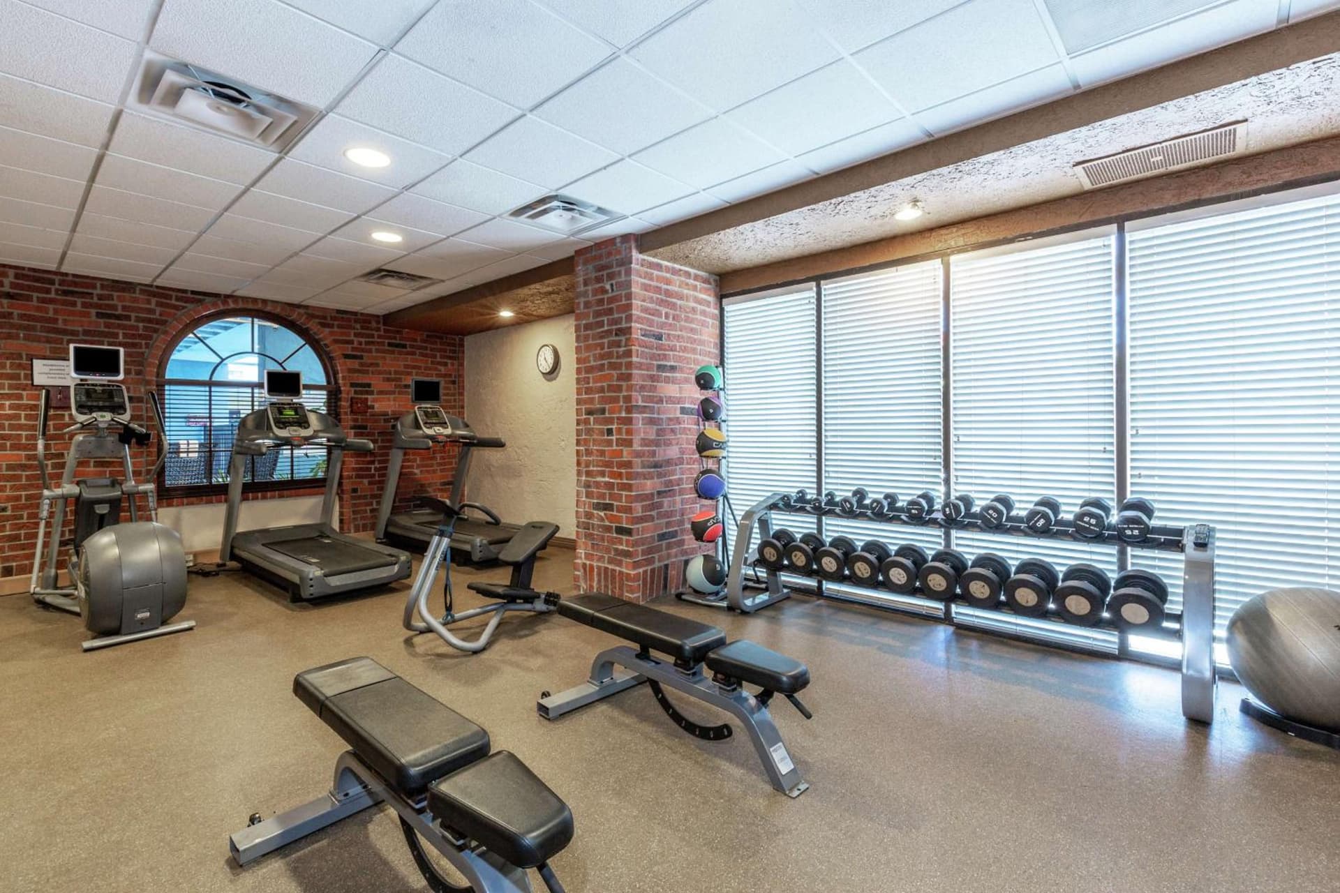 Embassy Suites by Hilton Kansas City Plaza gallery photo in Kansas City, MO — image 11