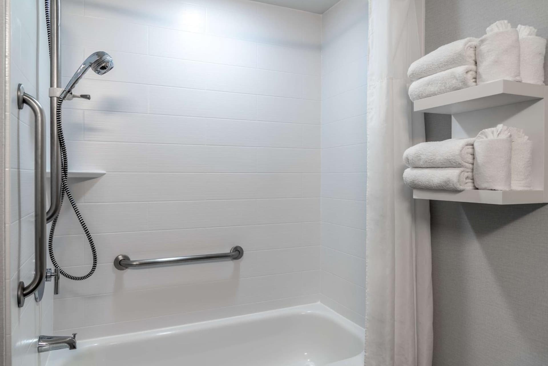 Hampton Inn Kansas City-Lee's Summit gallery photo in Lees Summit, MO — image 20
