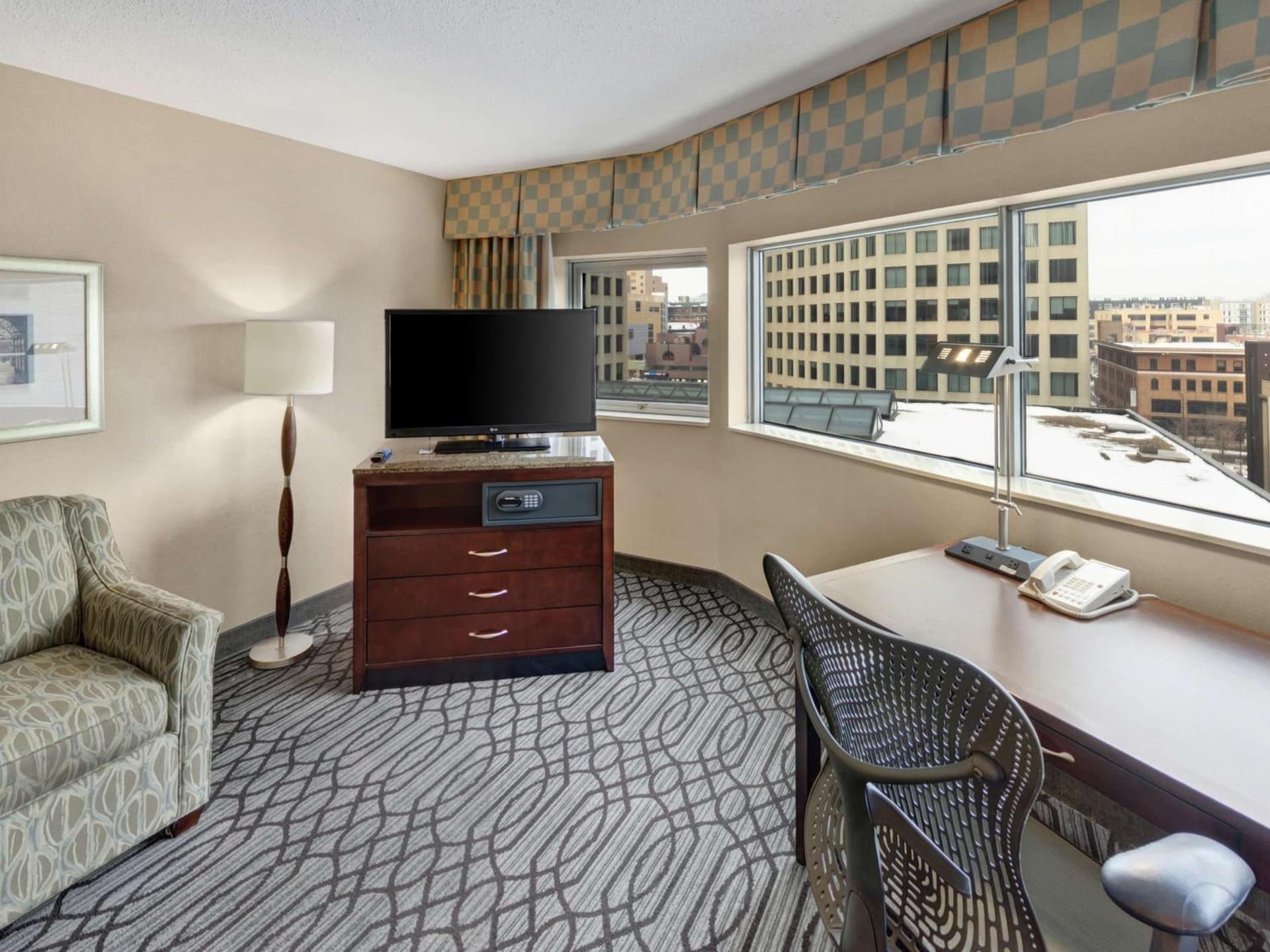 DoubleTree by Hilton St Paul Downtown gallery photo in Saint Paul, MN — image 9