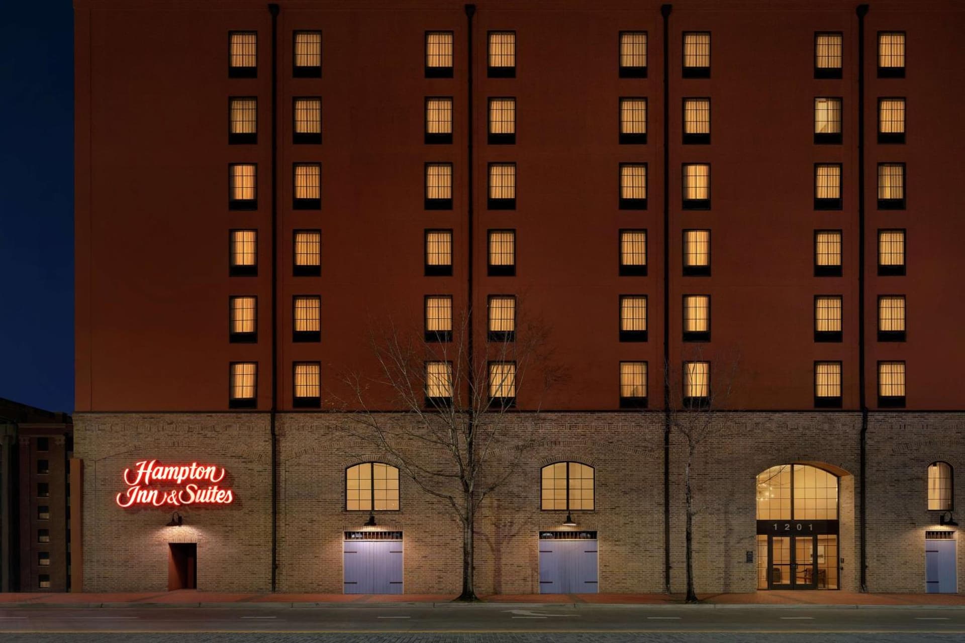 Hampton Inn and Suites New Orleans Convention Center interior in New Orleans, LA — gallery photo 2