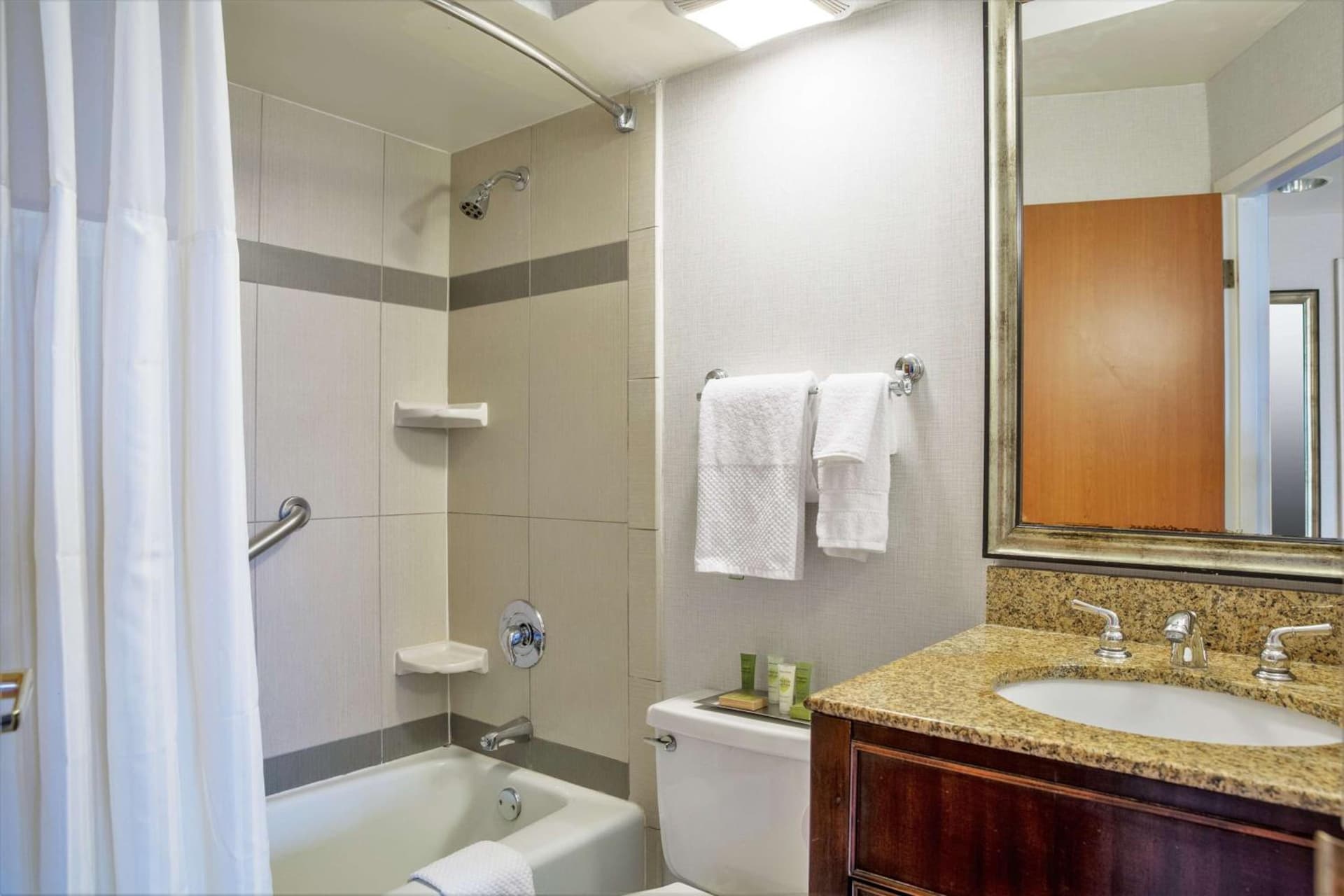 Hilton Chicago/Oak Lawn gallery photo in Chicago, IL — image 34