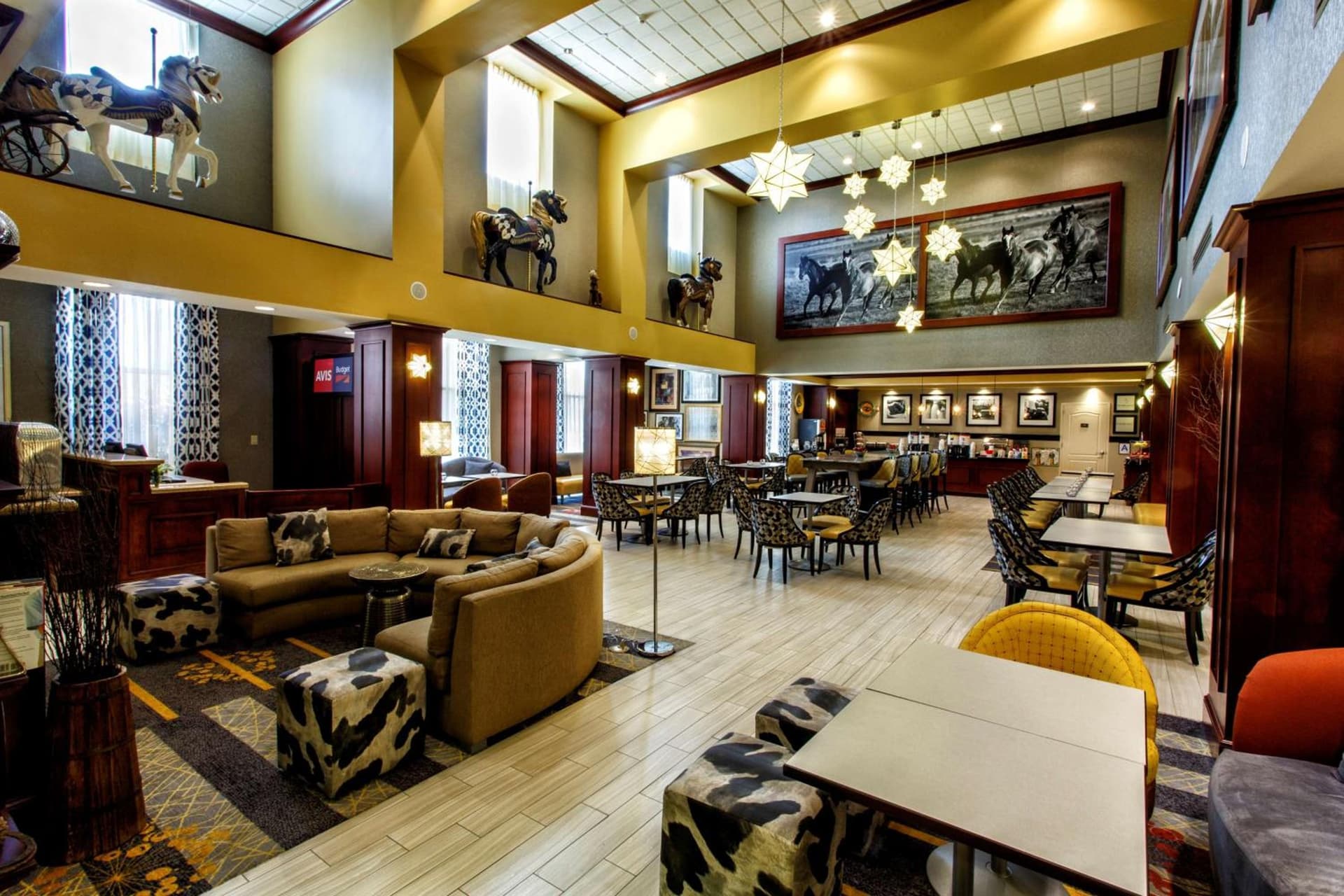 Hampton Inn & Suites Staten Island interior in Staten Island, NY — gallery photo 2