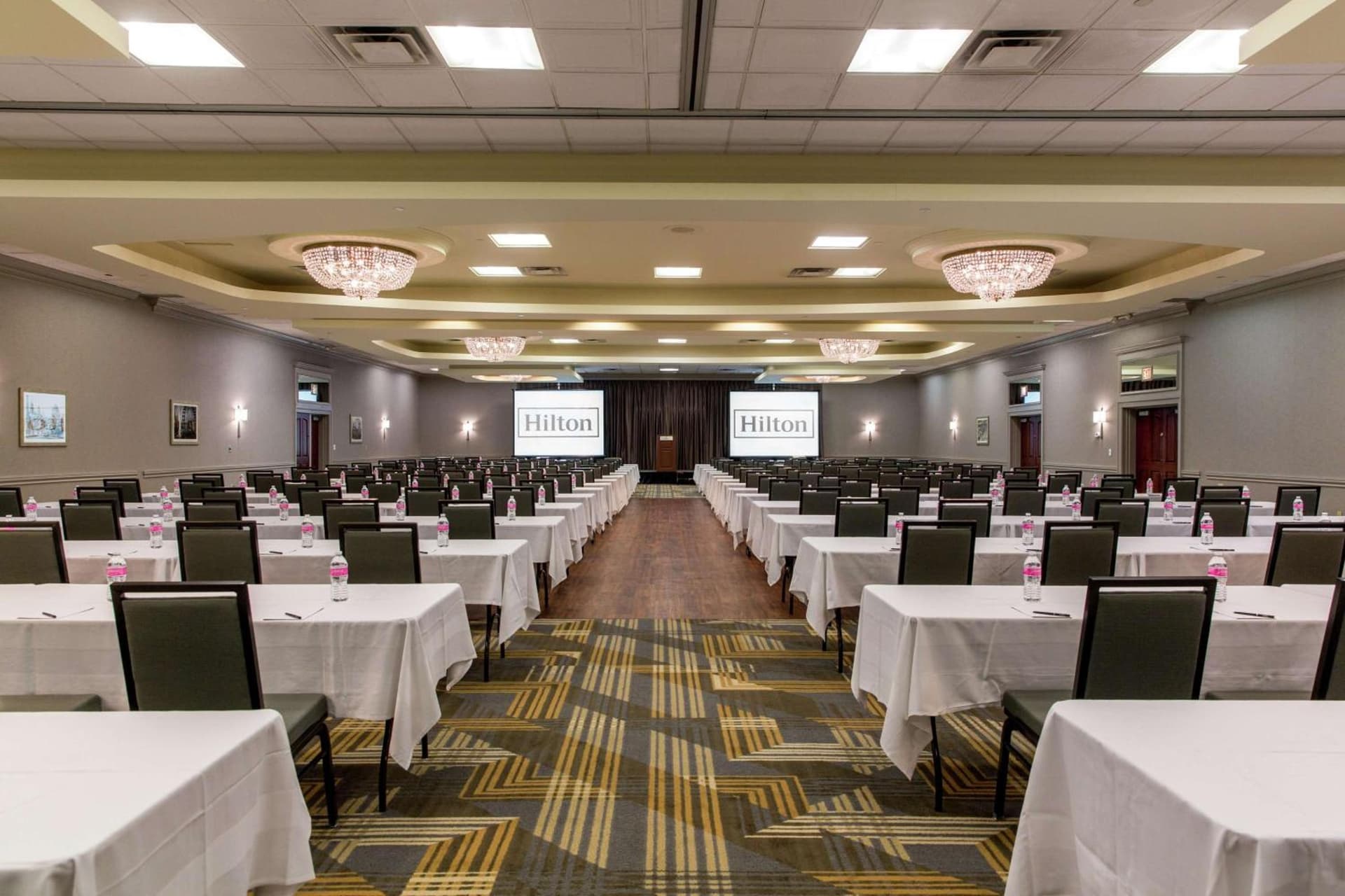 Hilton Chicago/Oak Lawn gallery photo in Chicago, IL — image 35