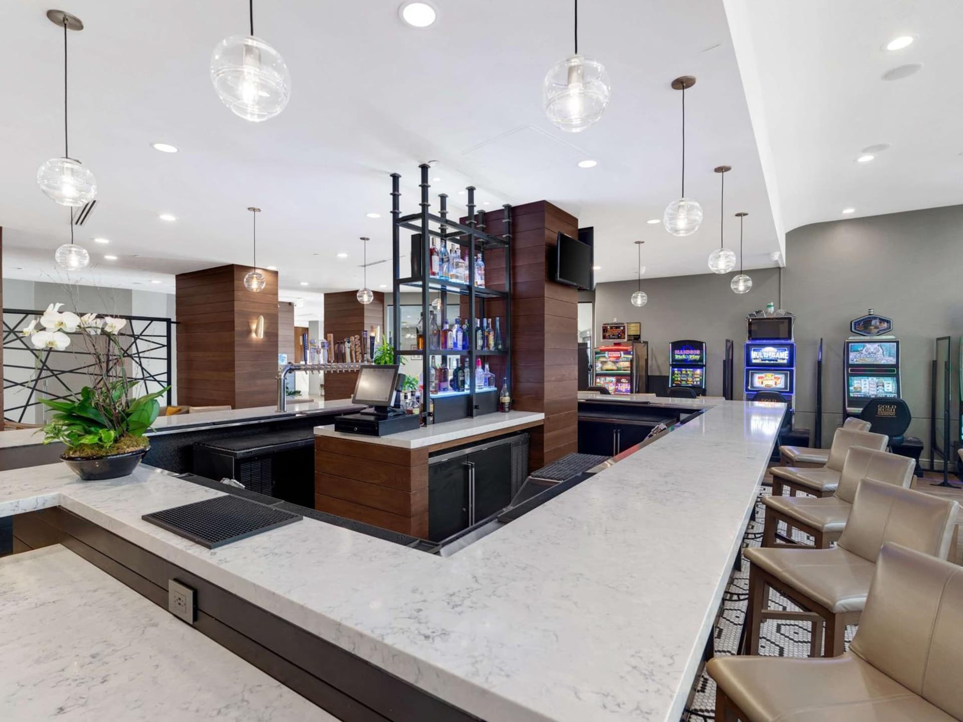 Hilton Chicago/Oak Lawn gallery photo in Chicago, IL — image 18