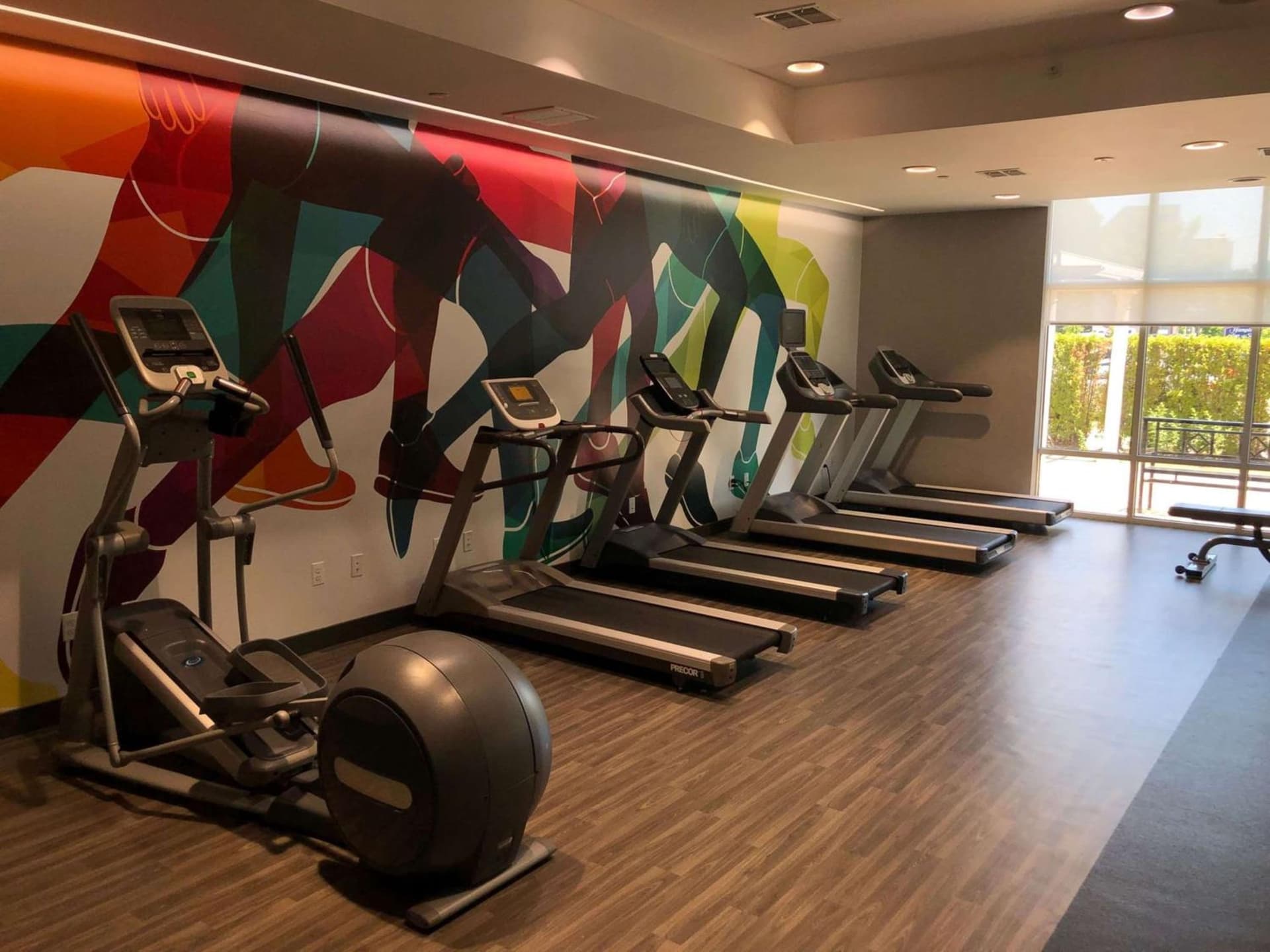 Hampton Inn & Suites Staten Island gallery photo in Staten Island, NY — image 36