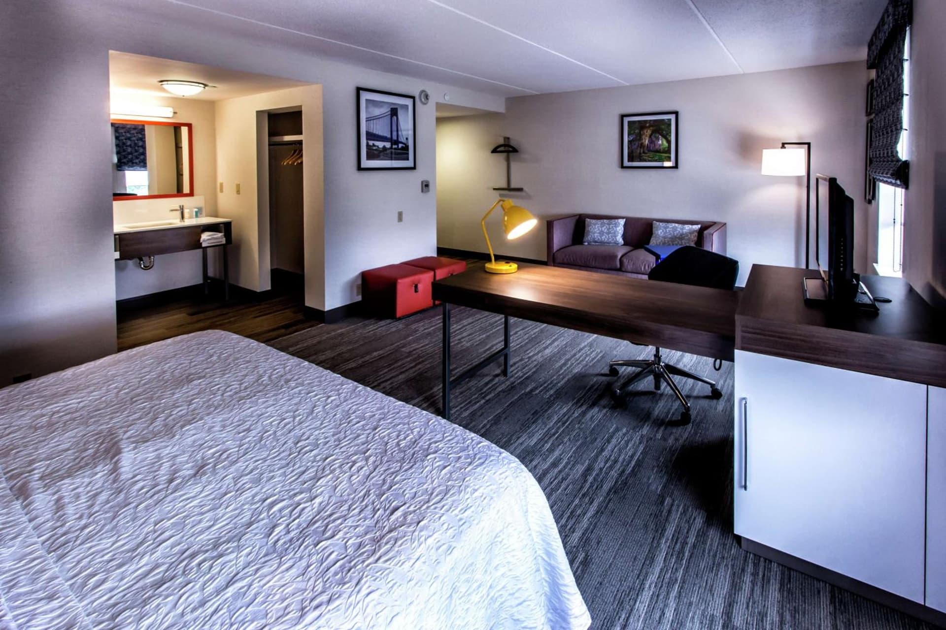 Hampton Inn & Suites Staten Island gallery photo in Staten Island, NY — image 30