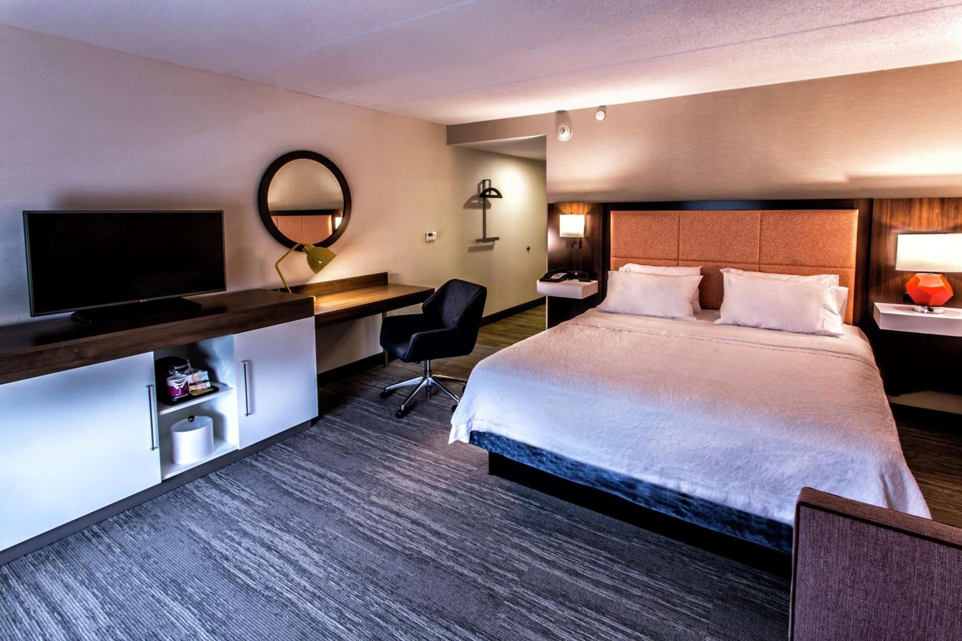 Hampton Inn & Suites Staten Island gallery photo in Staten Island, NY — image 40