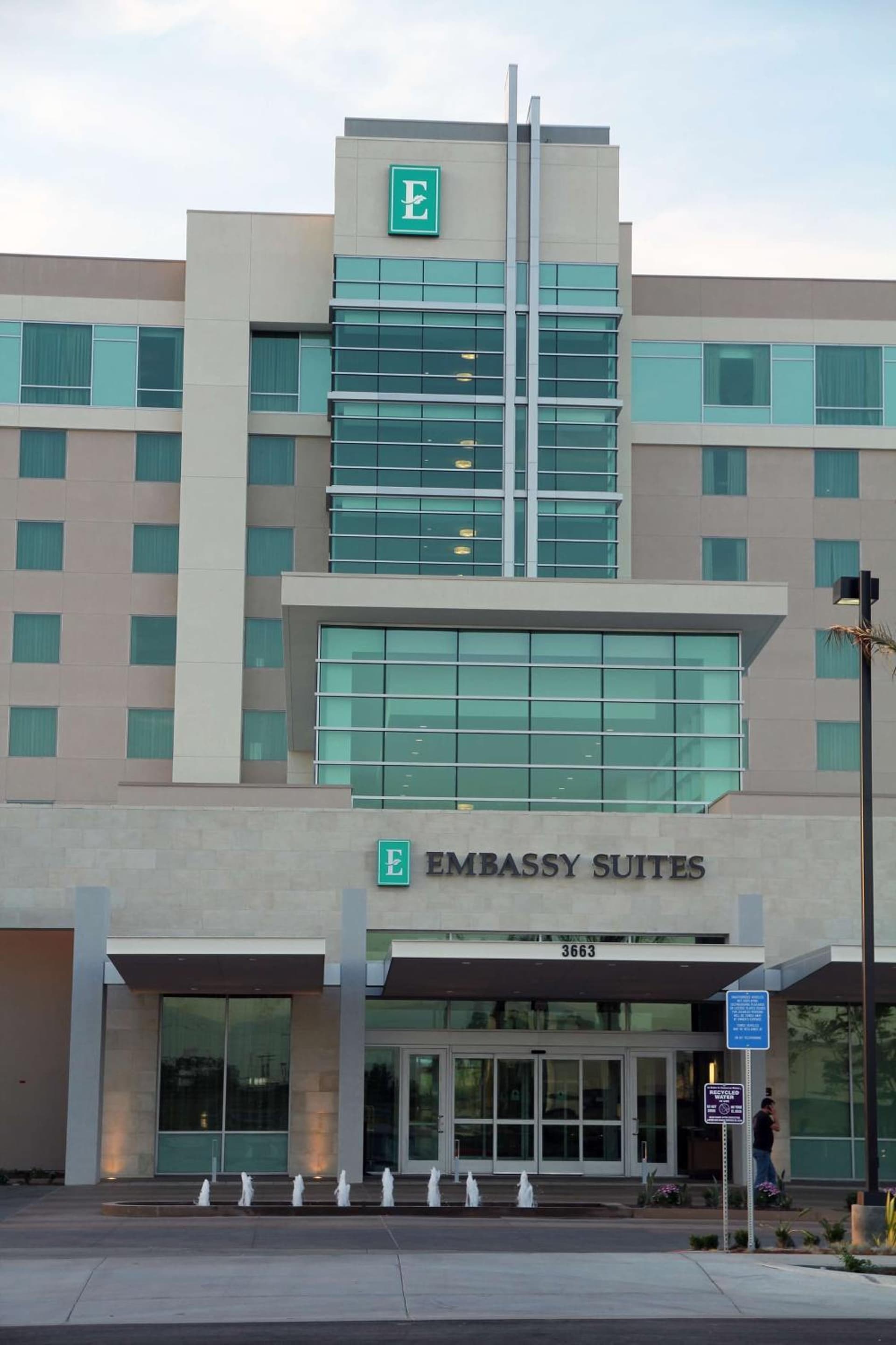 Embassy Suites Ontario - Airport gallery photo in Ontario, CA — image 10