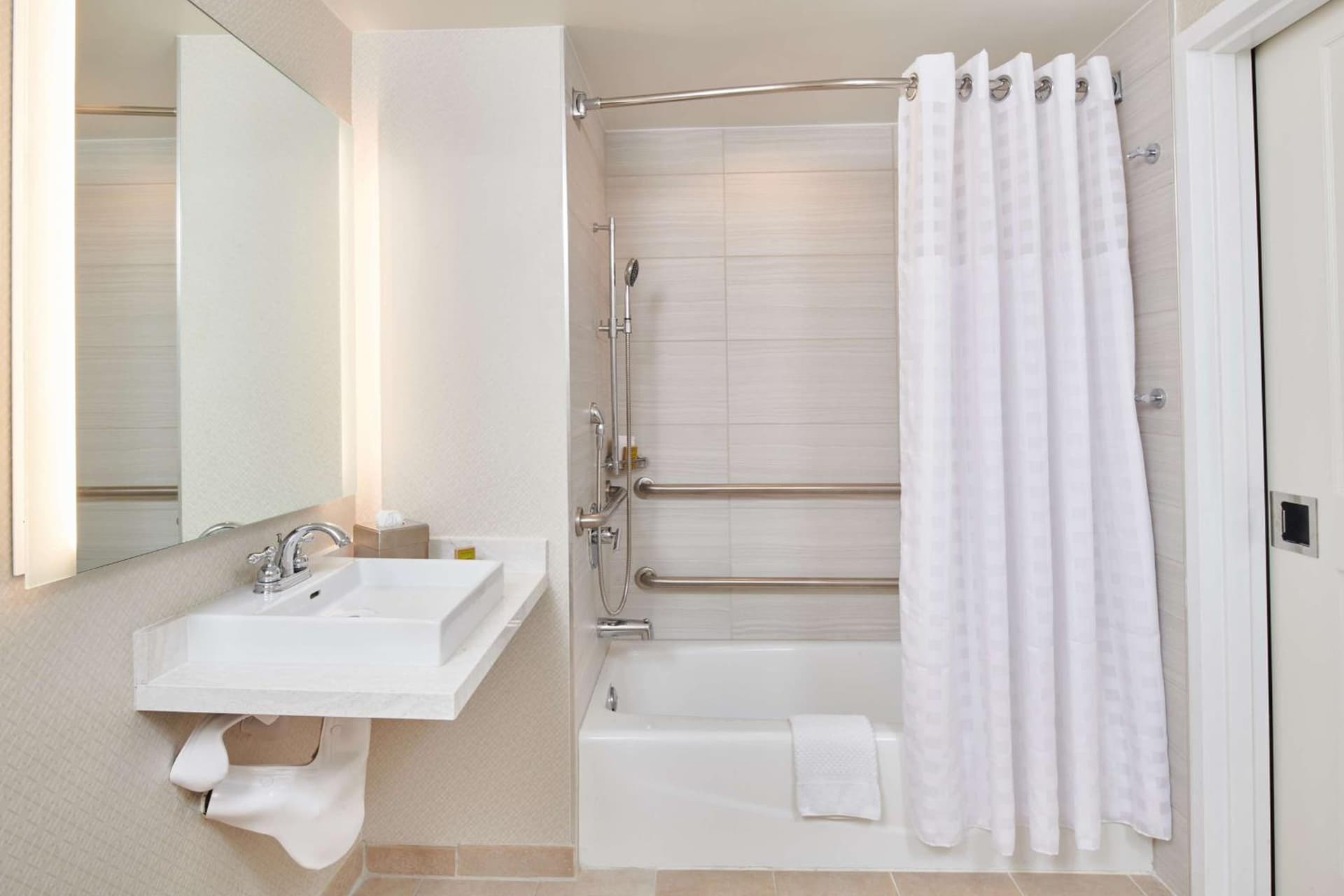 DoubleTree by Hilton Irvine Spectrum gallery photo in Irvine, CA — image 58