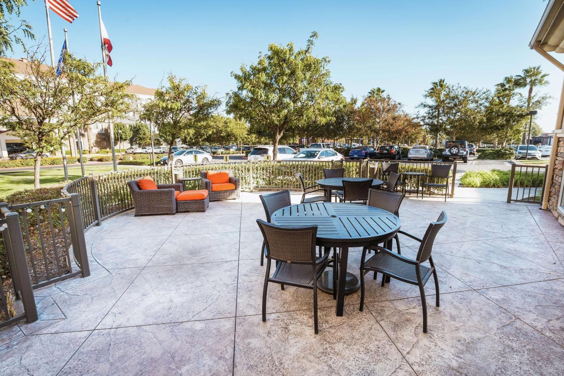 Hilton Garden Inn Ontario Rancho Cucamonga interior in Rancho Cucamonga, CA — gallery photo 2
