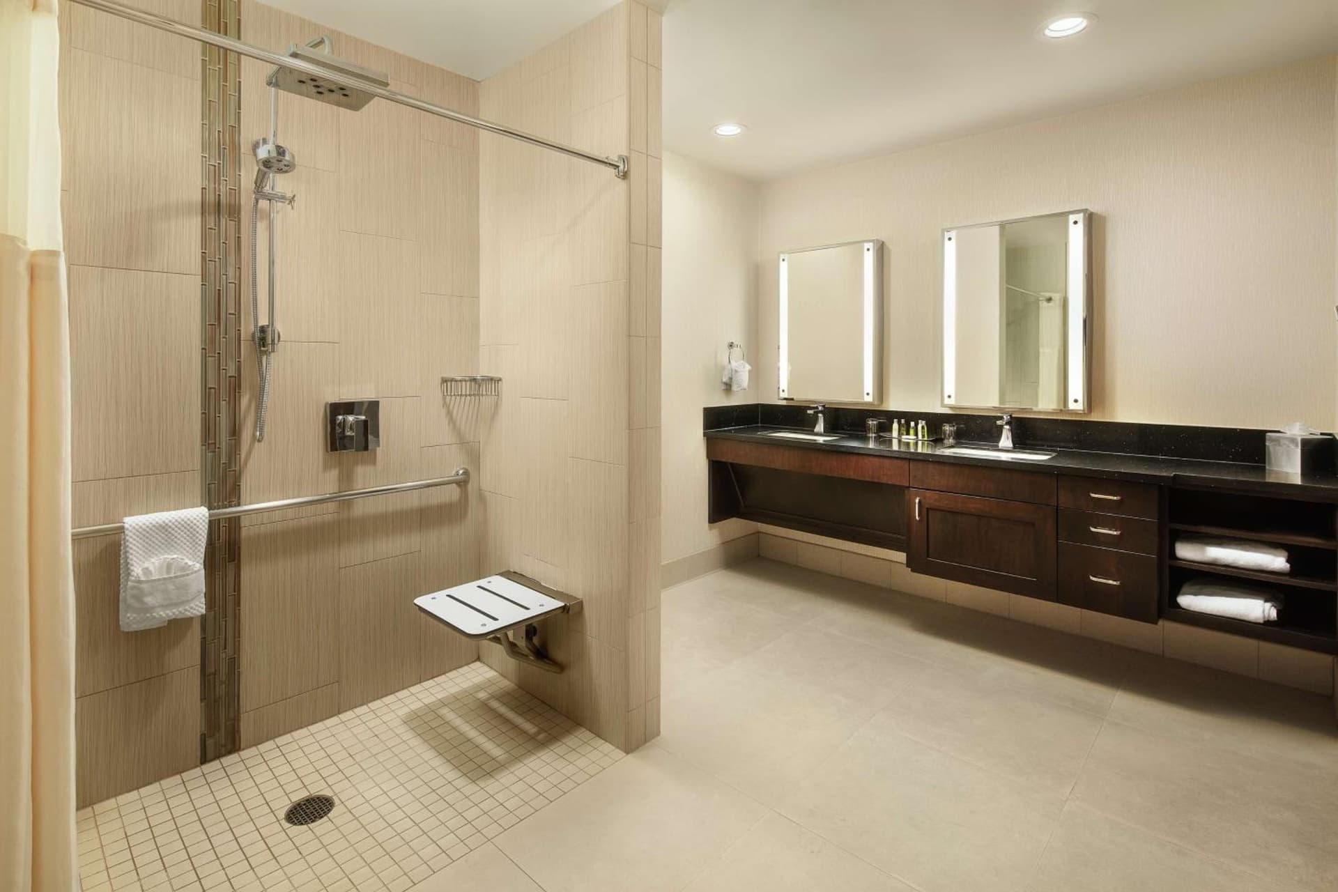 DoubleTree by Hilton Claremont gallery photo in Claremont, CA — image 9