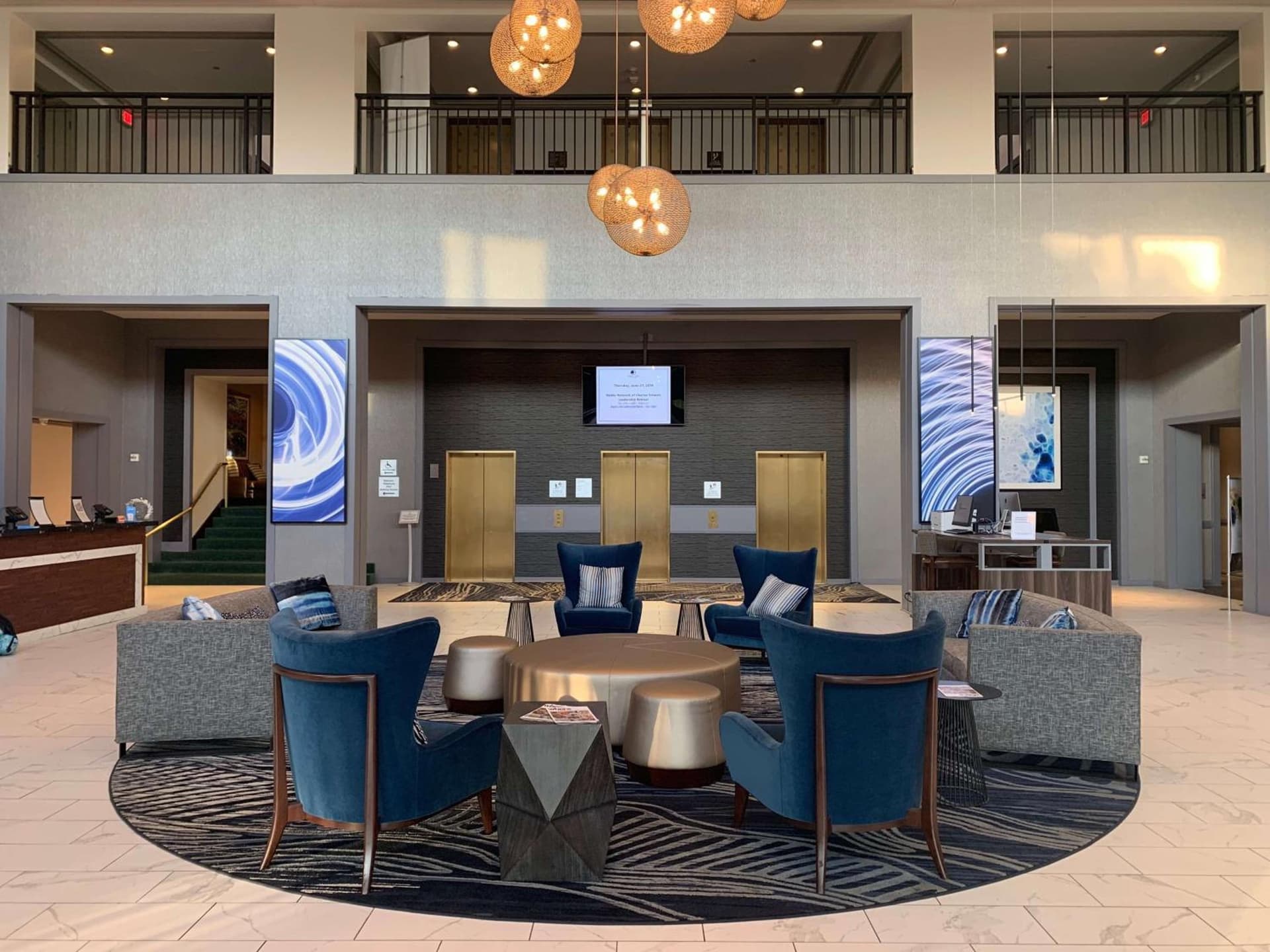 DoubleTree Suites by Hilton Hotel & Conference Center Chicago-Downers Grove interior in Downers Grove, IL — gallery photo 2