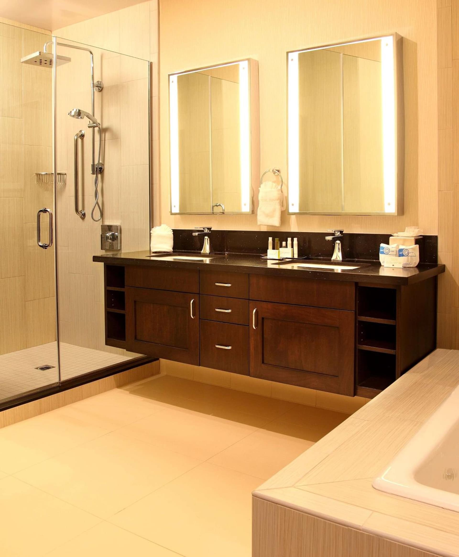 DoubleTree by Hilton Claremont gallery photo in Claremont, CA — image 10