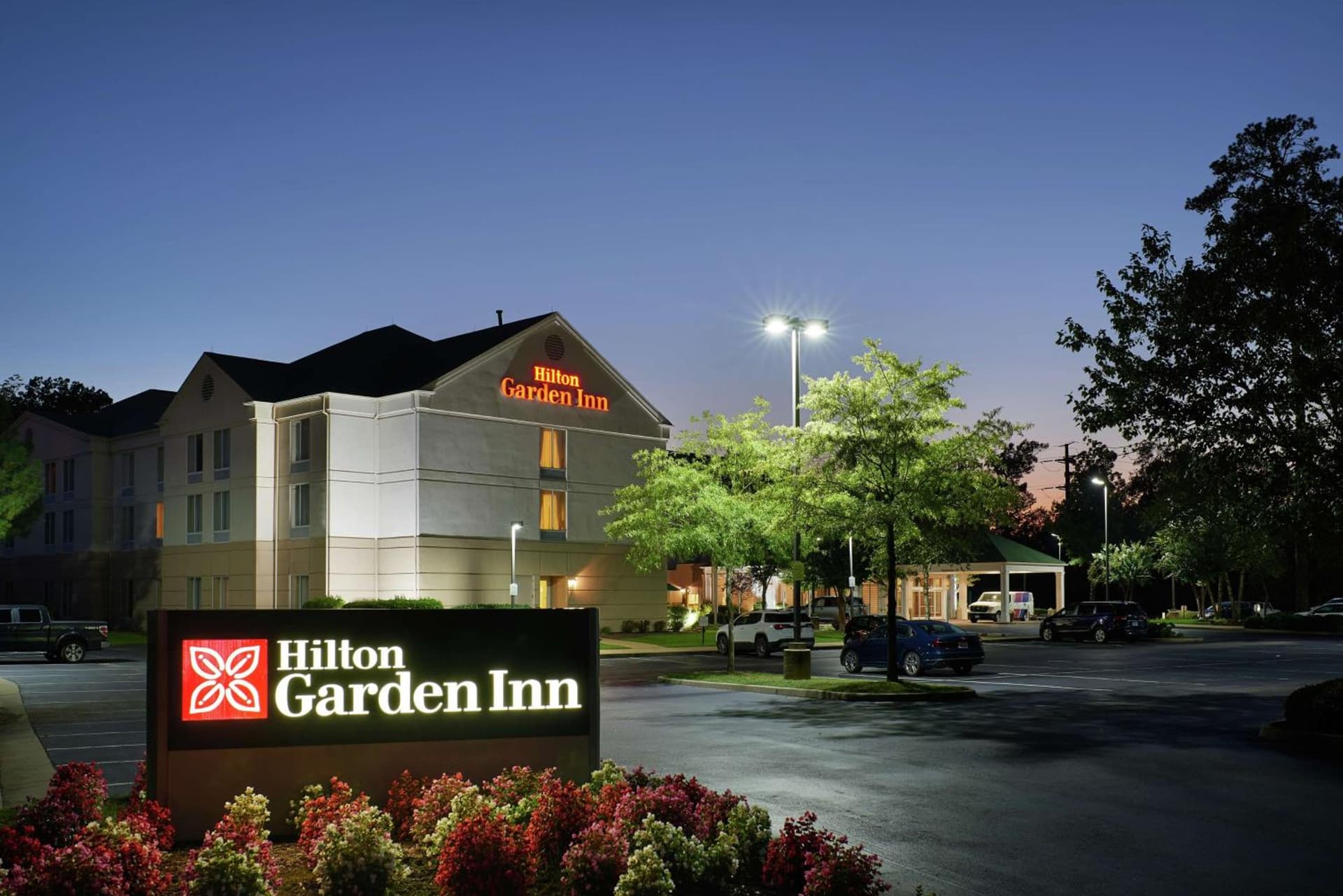 Hilton Garden Inn Newport News interior in Newport News, VA — gallery photo 2